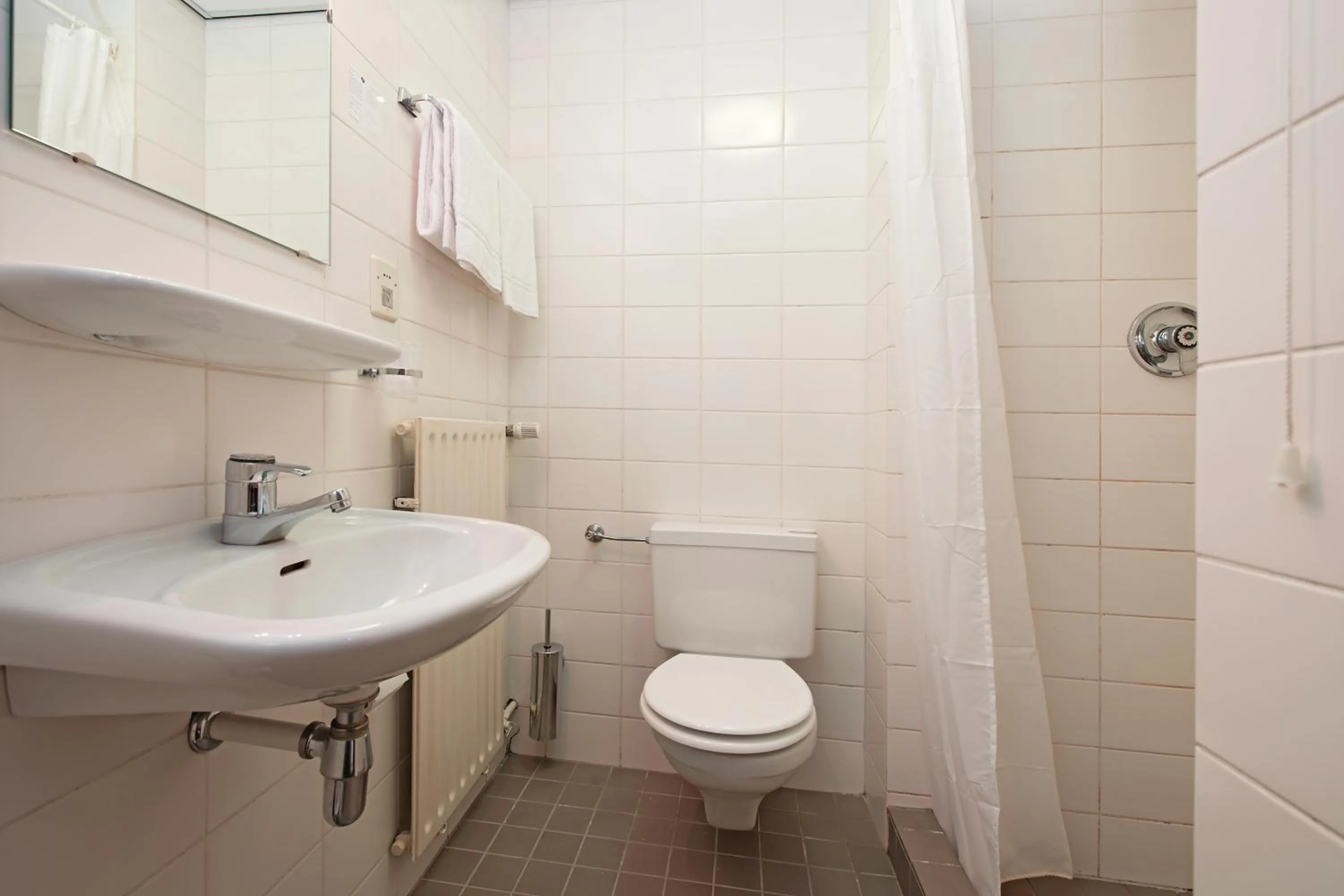 Bathroom in Fletcher Hotel Restaurant Prinsen