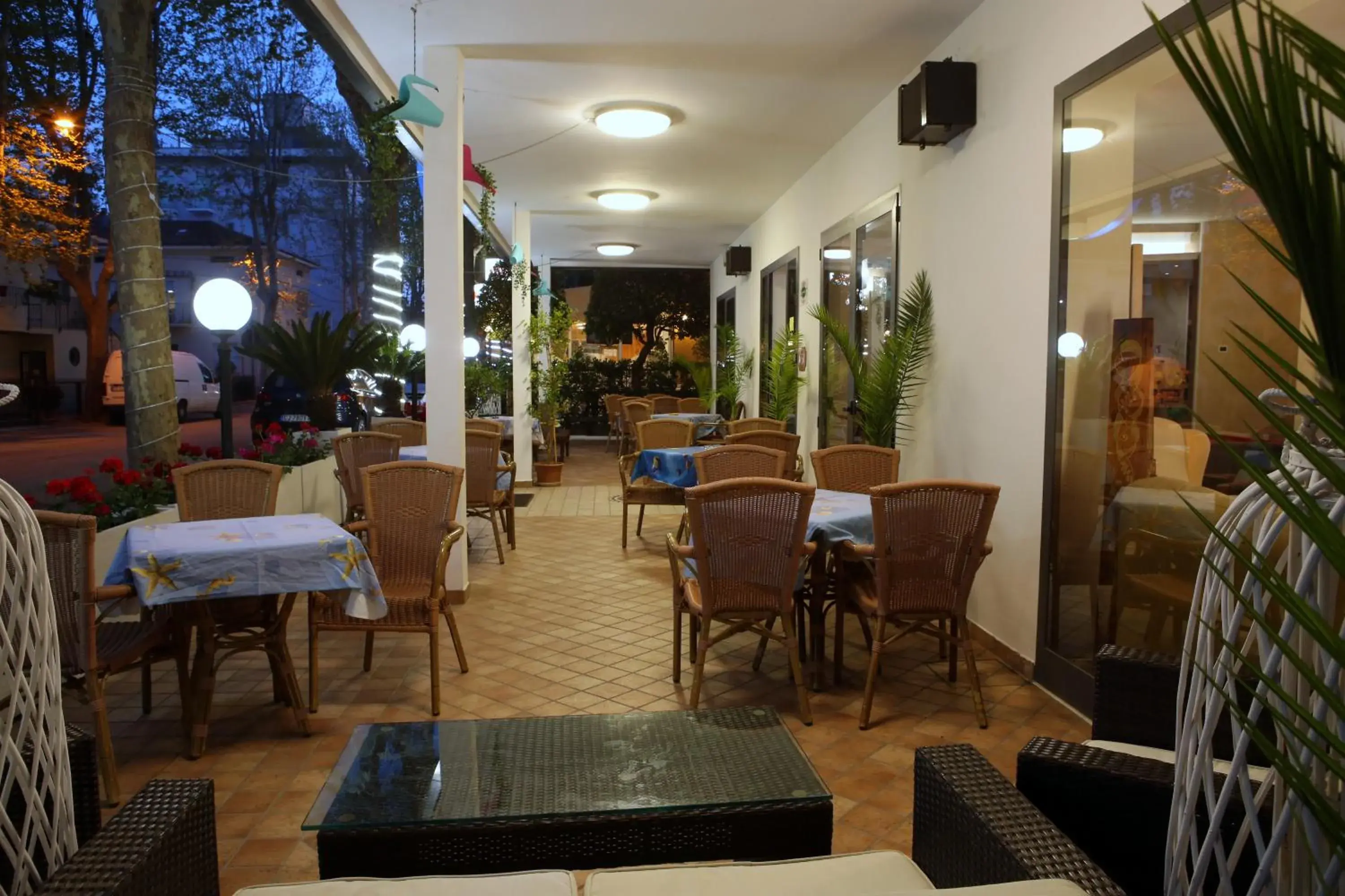 Restaurant/Places to Eat in Hotel Busignani