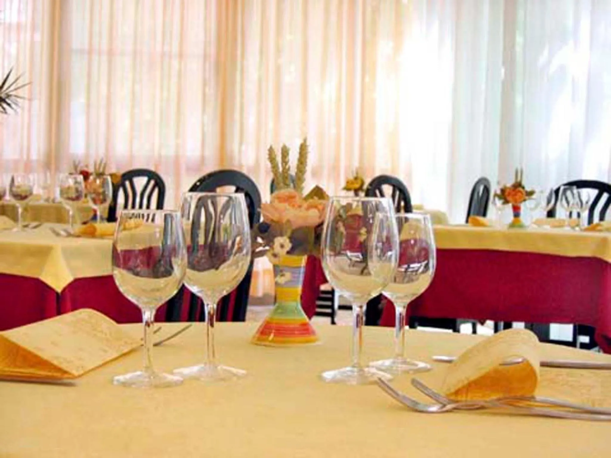 Restaurant/places to eat in Hotel Busignani