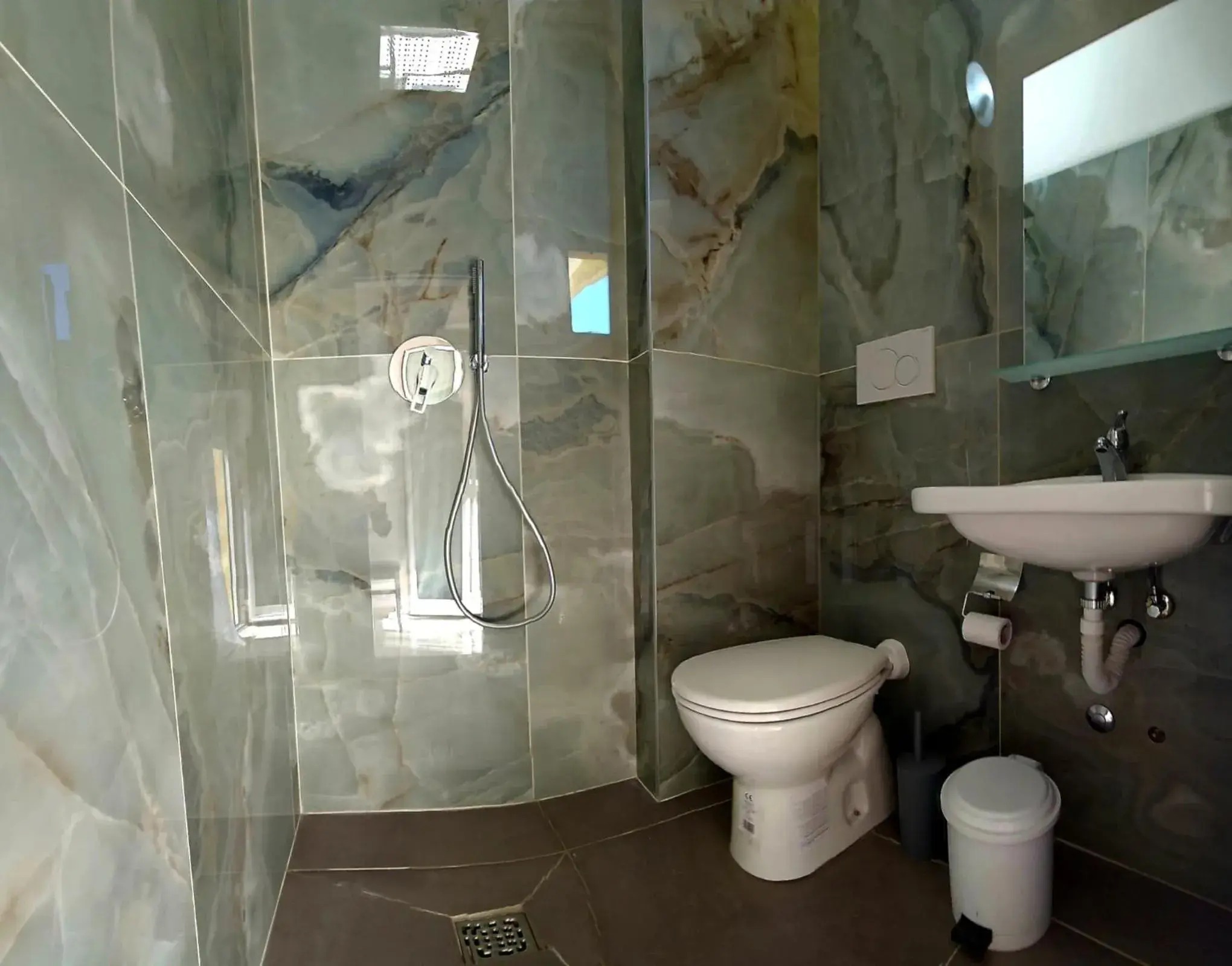Bathroom in Hotel Busignani
