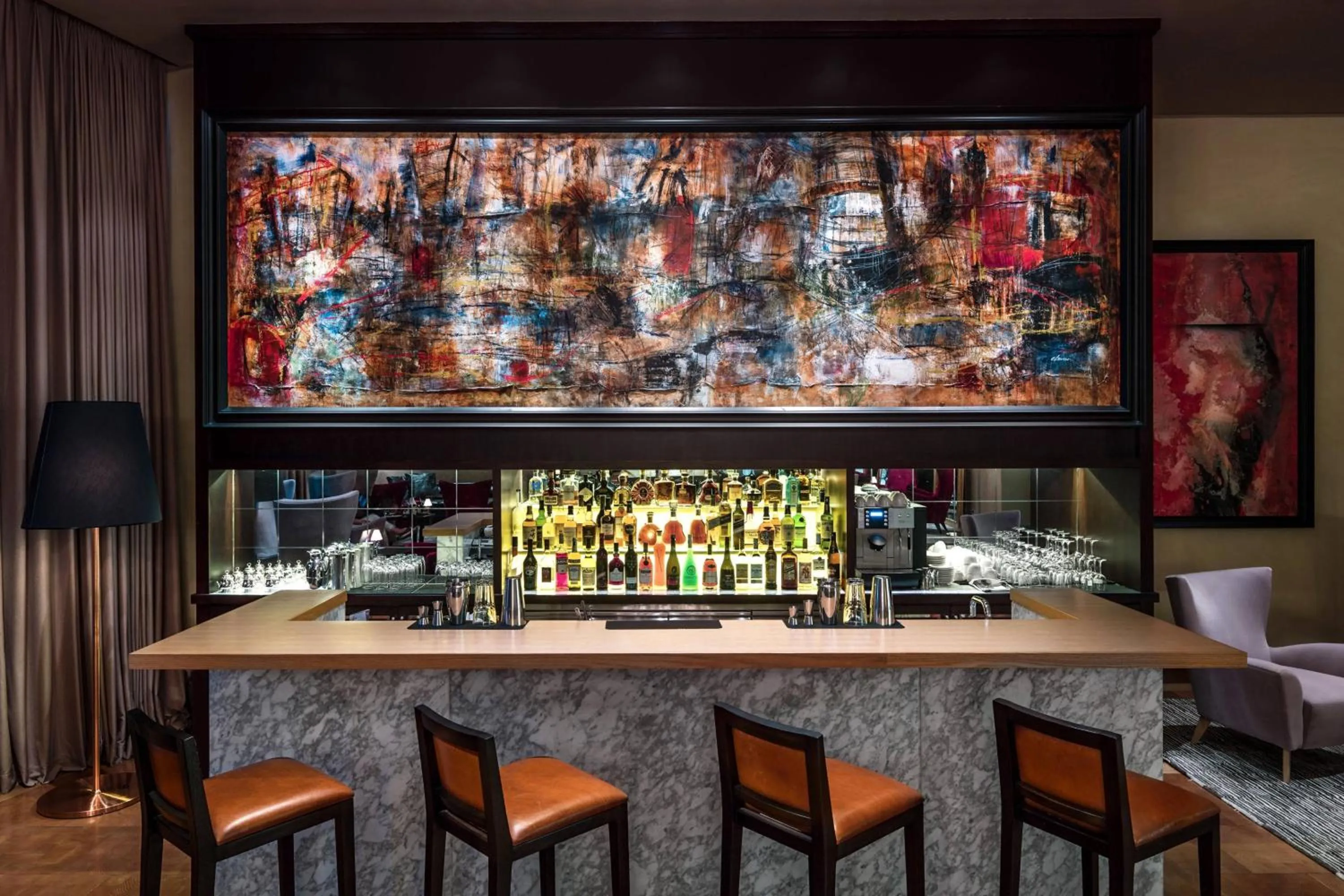 Lounge or bar in The St. Regis Chengdu