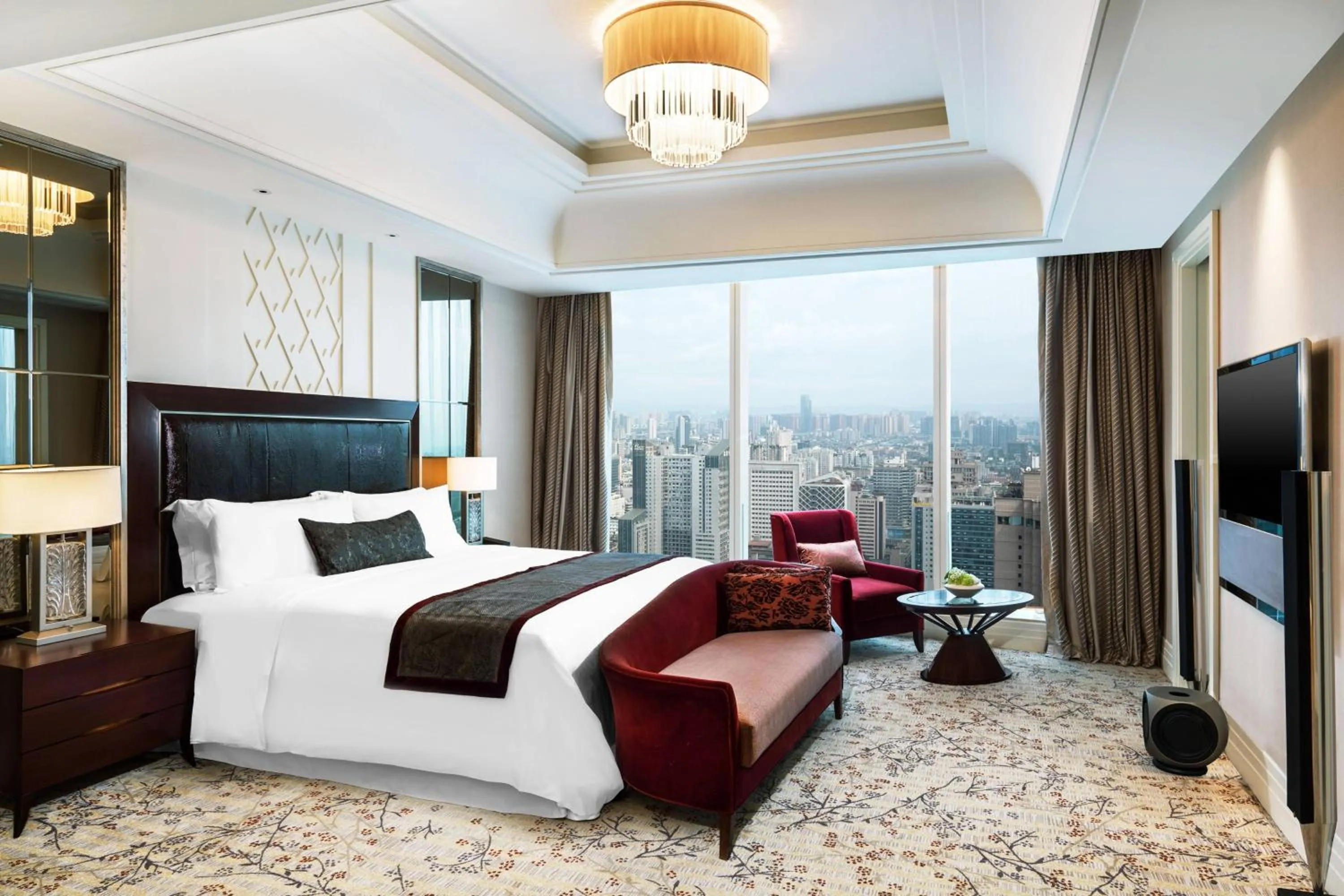 Photo of the whole room, Bed in The St. Regis Chengdu