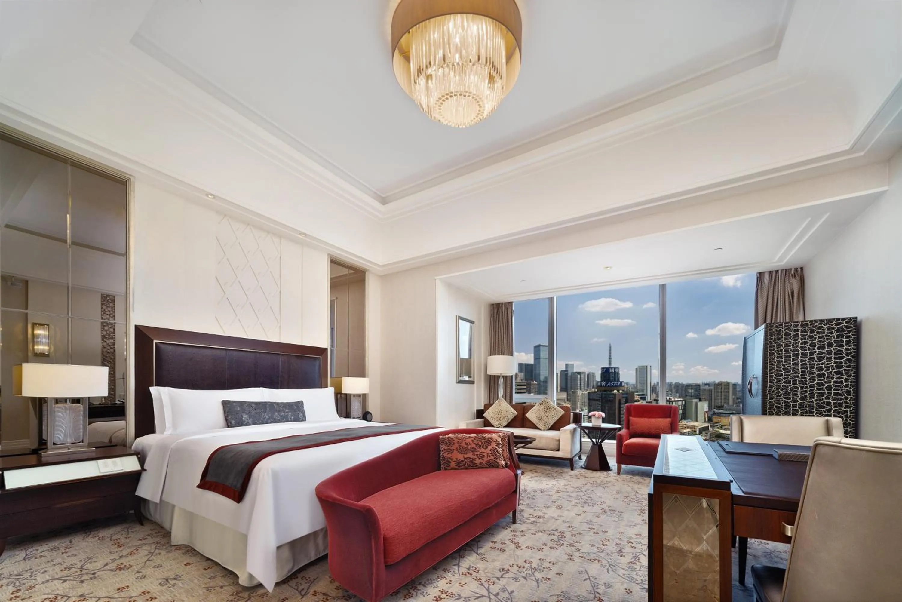 Photo of the whole room, Bed in The St. Regis Chengdu