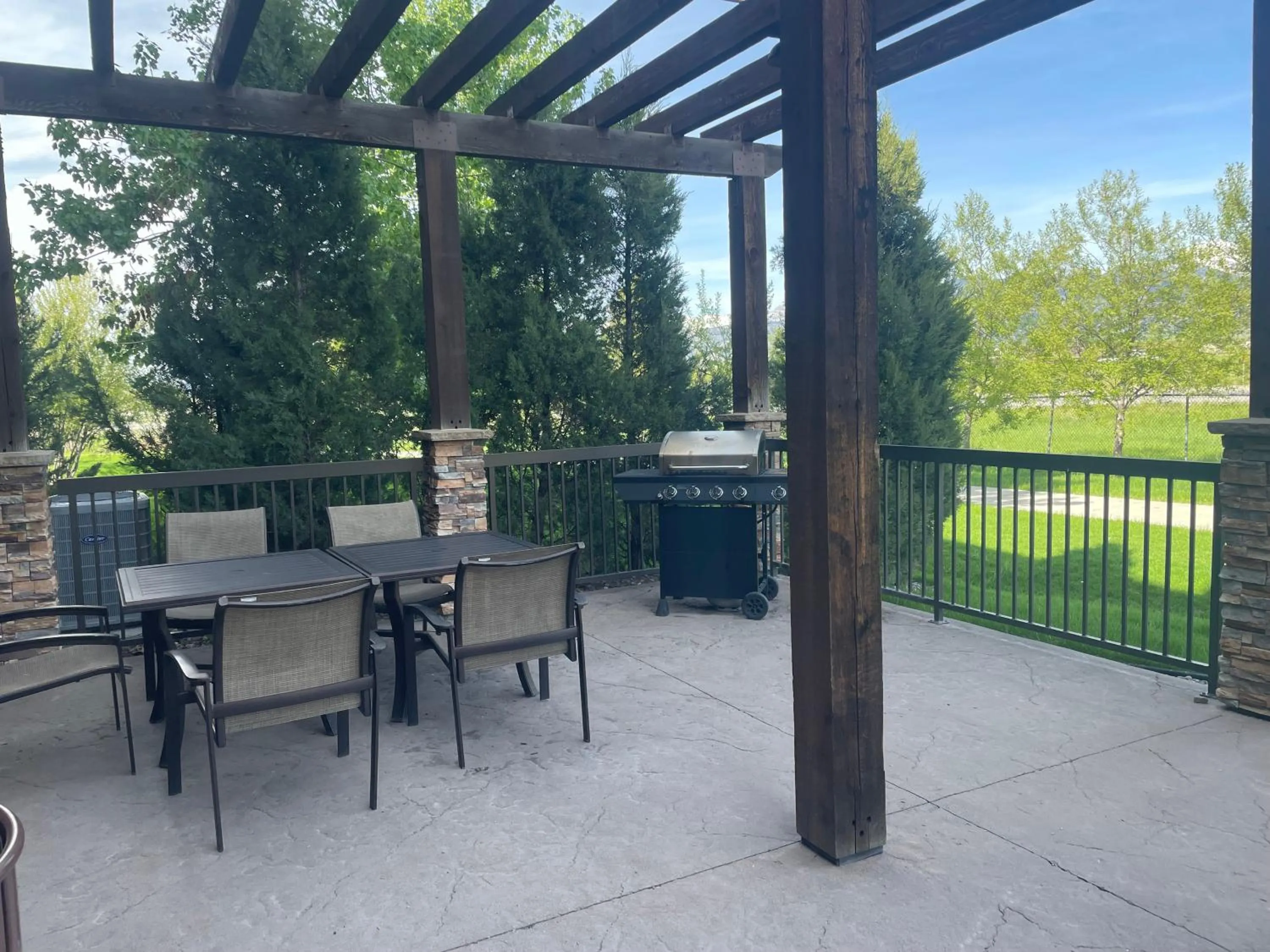 Patio in Country Inn & Suites by Radisson, Bozeman, MT
