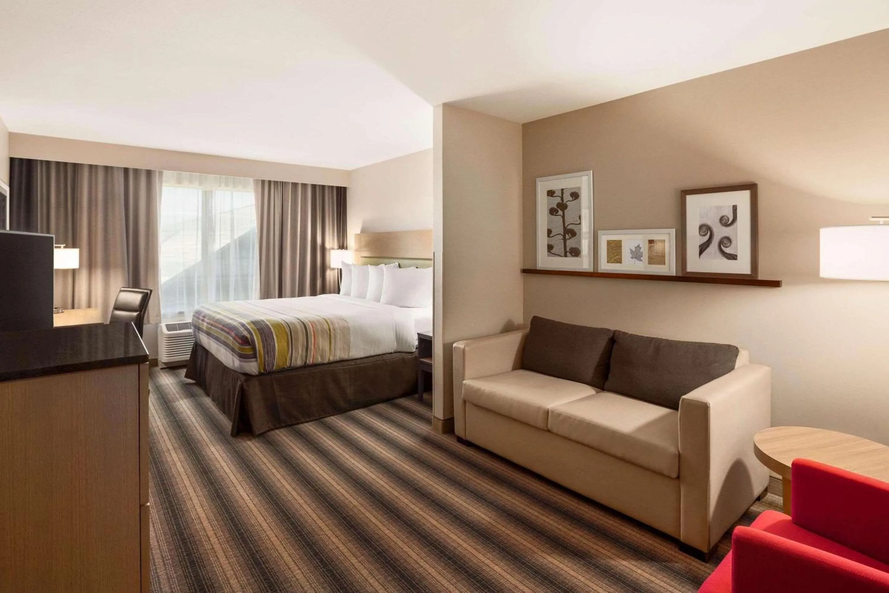 Bedroom in Country Inn & Suites by Radisson, Bozeman, MT