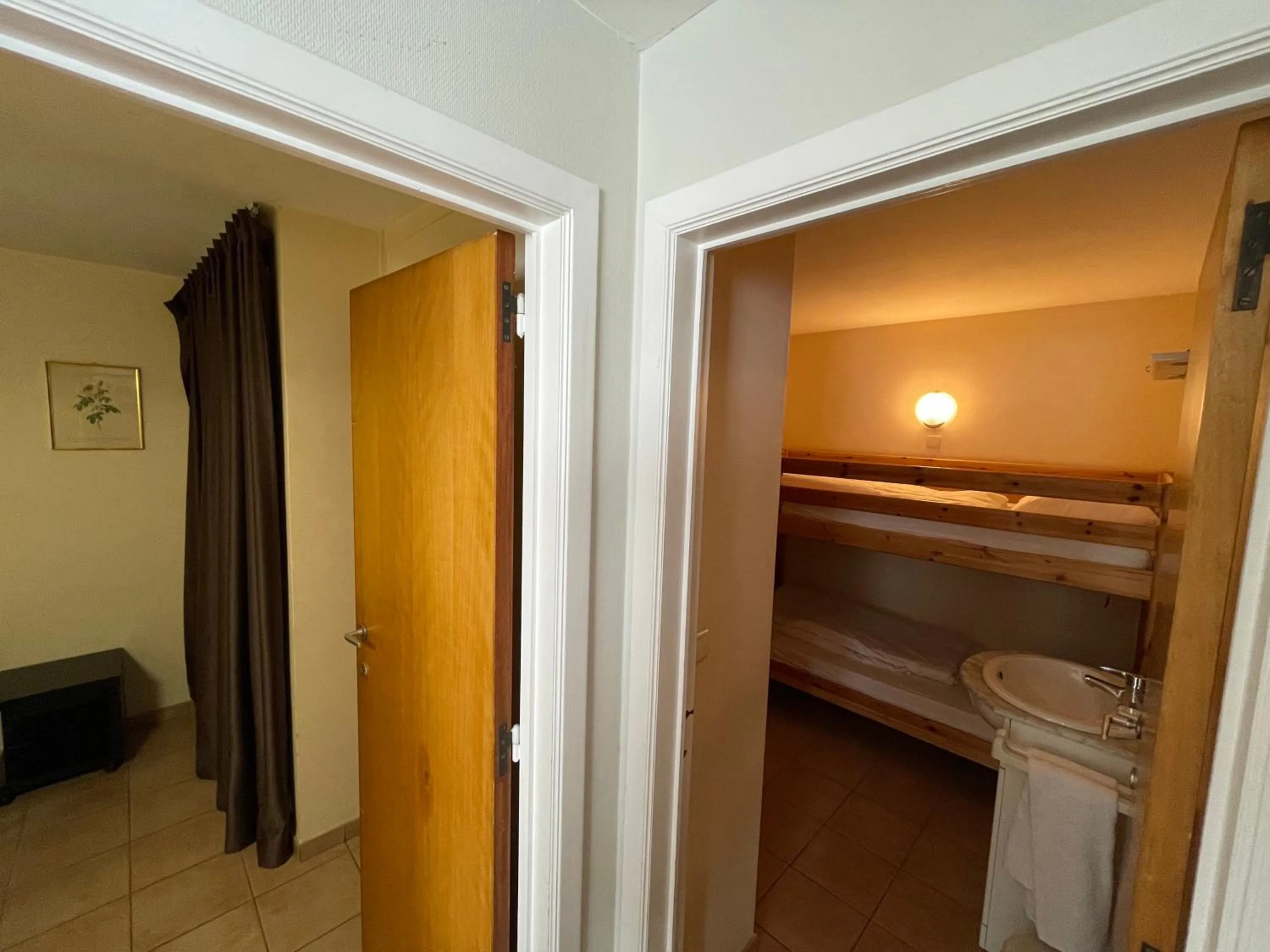 Bed in Hotel Du Soleil