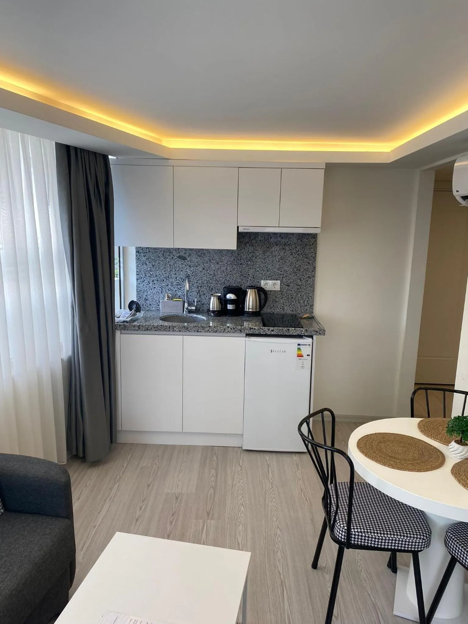 Kitchen or kitchenette in HADRİANS TOWER