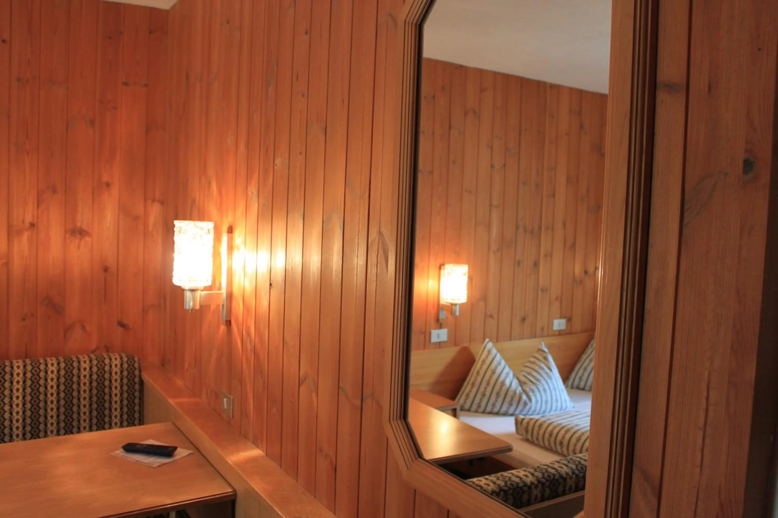 Decorative detail, Bed in Albergo Alisander