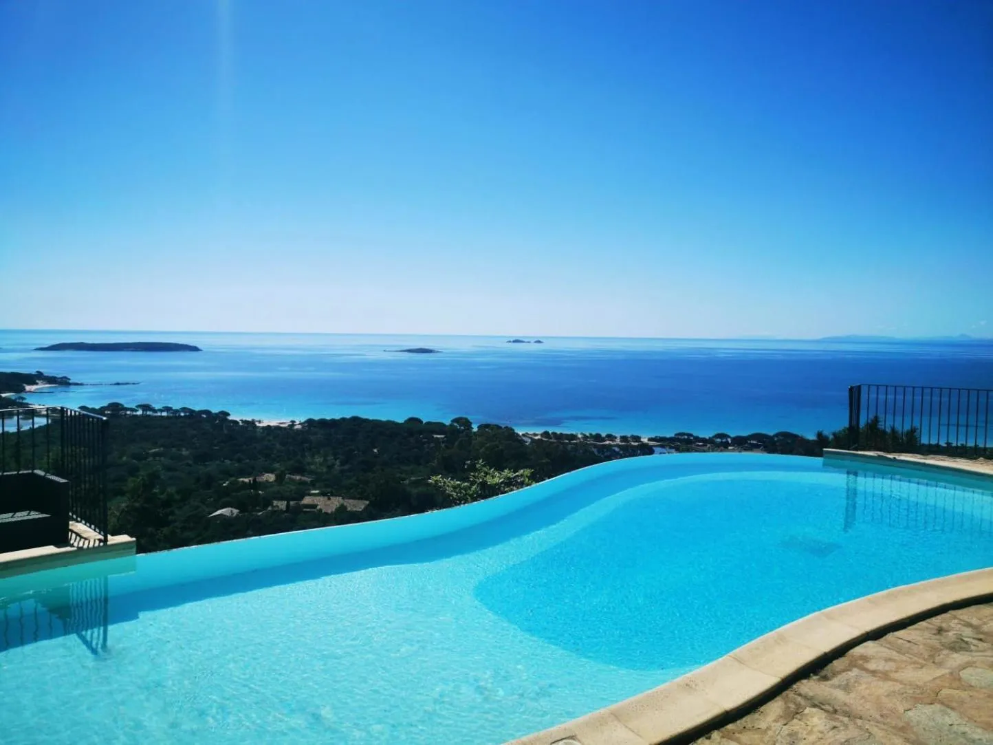 Swimming pool in Résidence Belvedere de Palombaggia