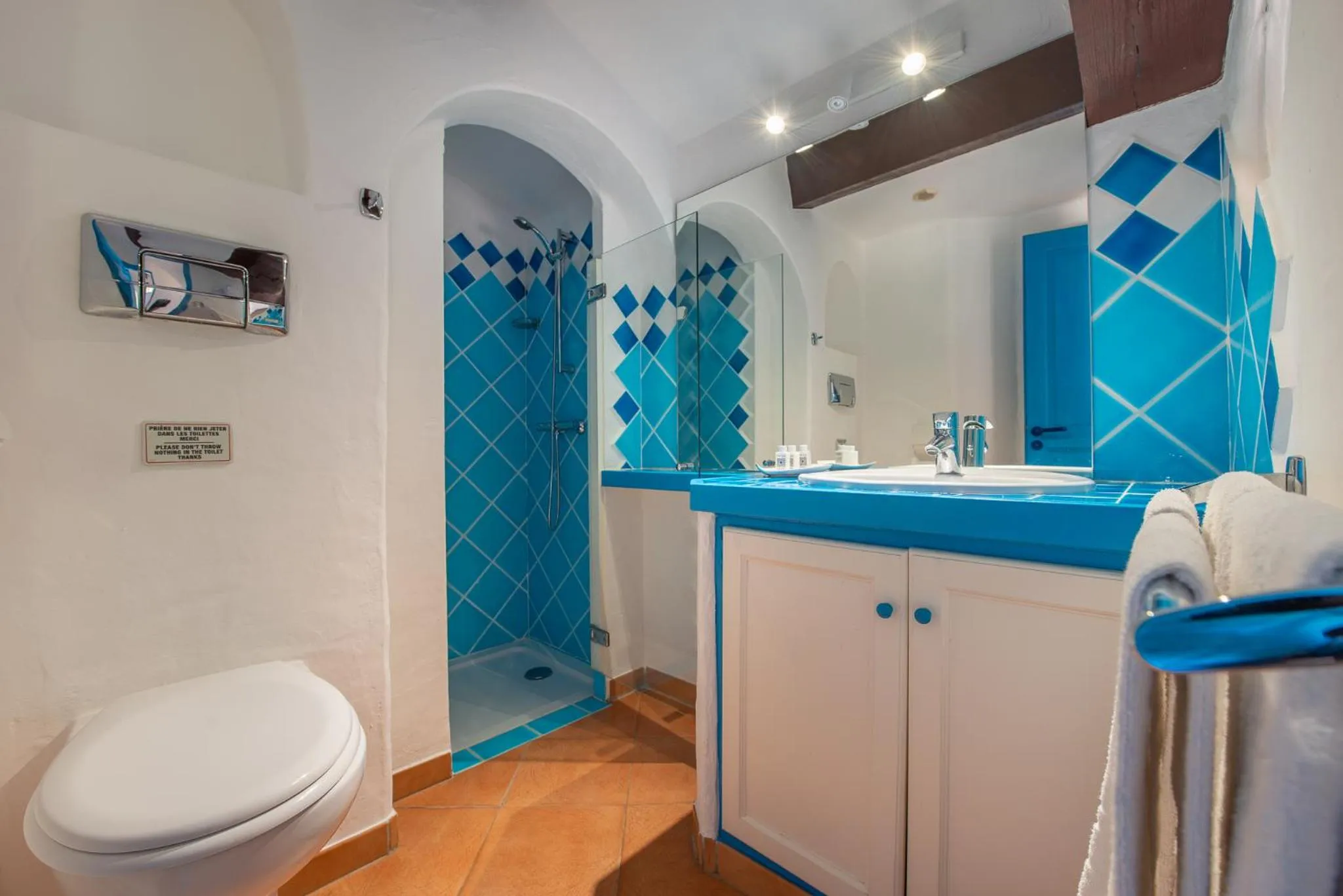 Shower in Résidence Belvedere de Palombaggia