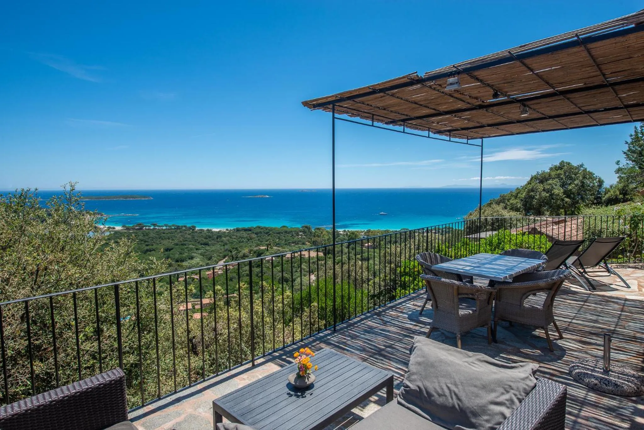 Patio in Résidence Belvedere de Palombaggia