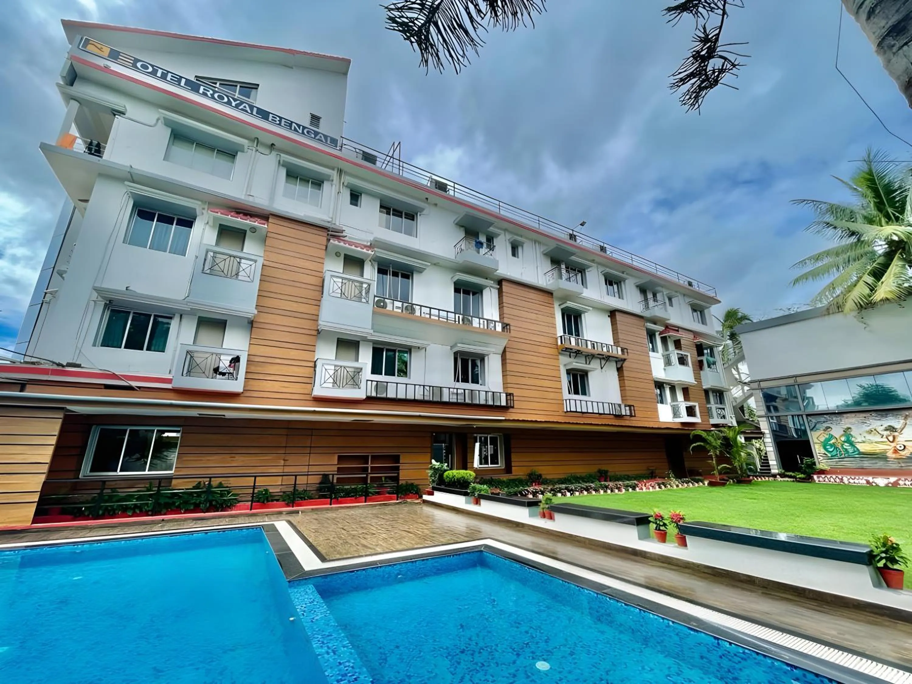 Property building in Hotel Royal Bengal