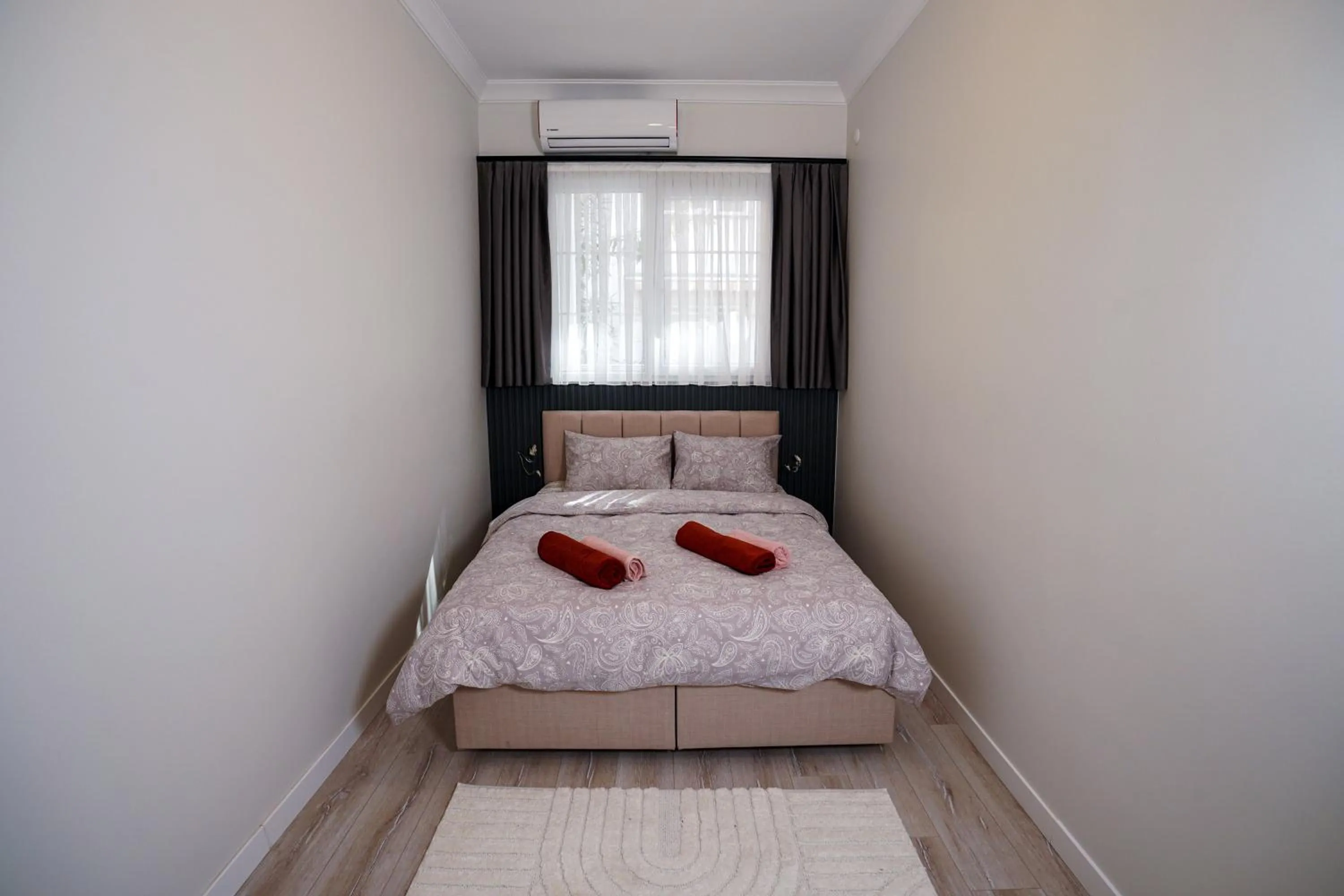 Bedroom, Bed in Merkuri apartments