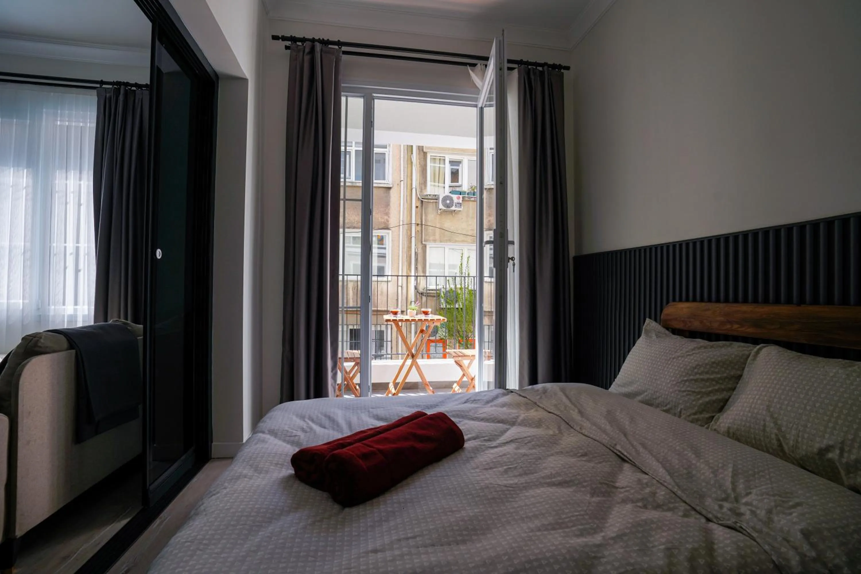 Bedroom, Bed in Merkuri apartments