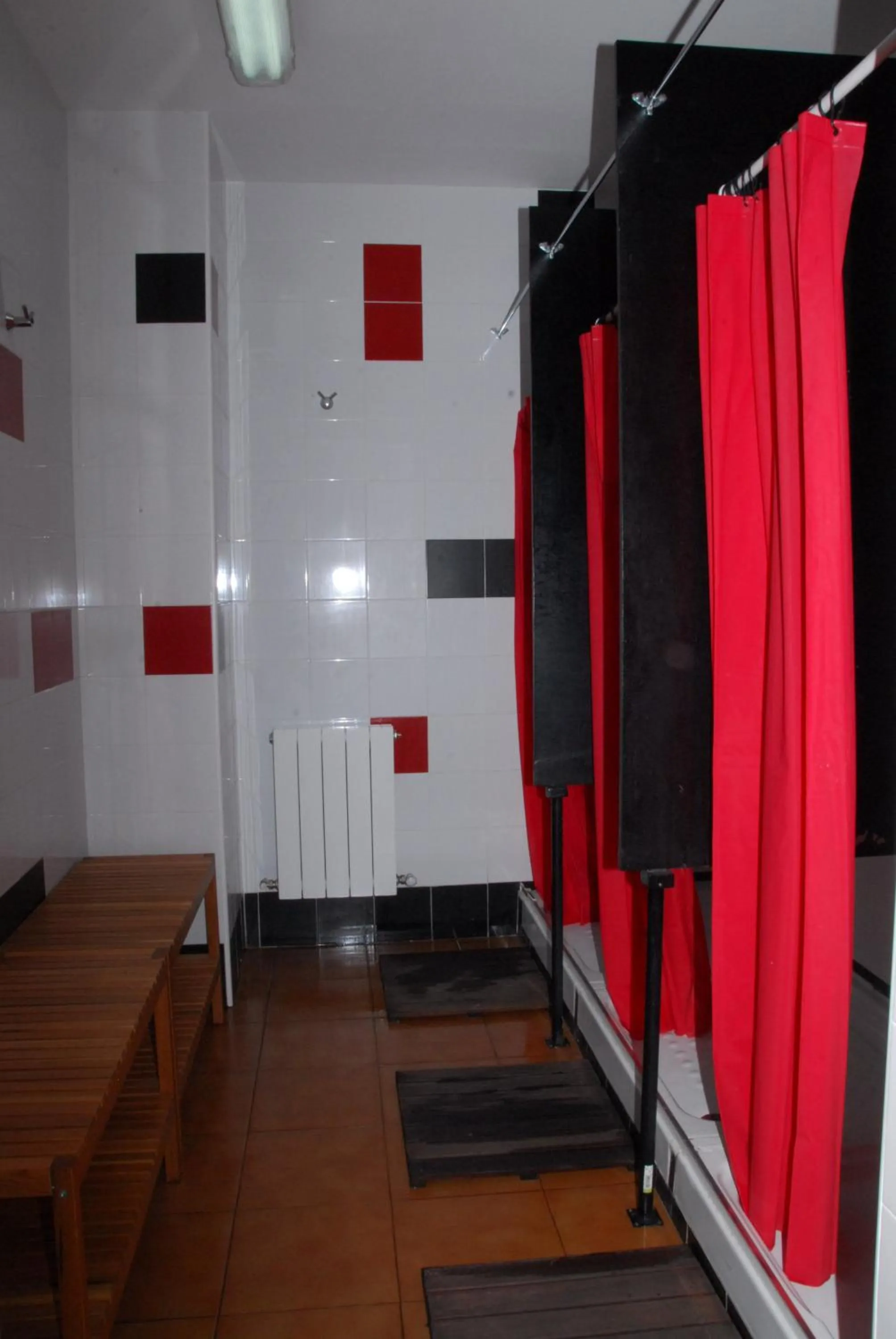 Shower in Bilbao Akelarre Hostel