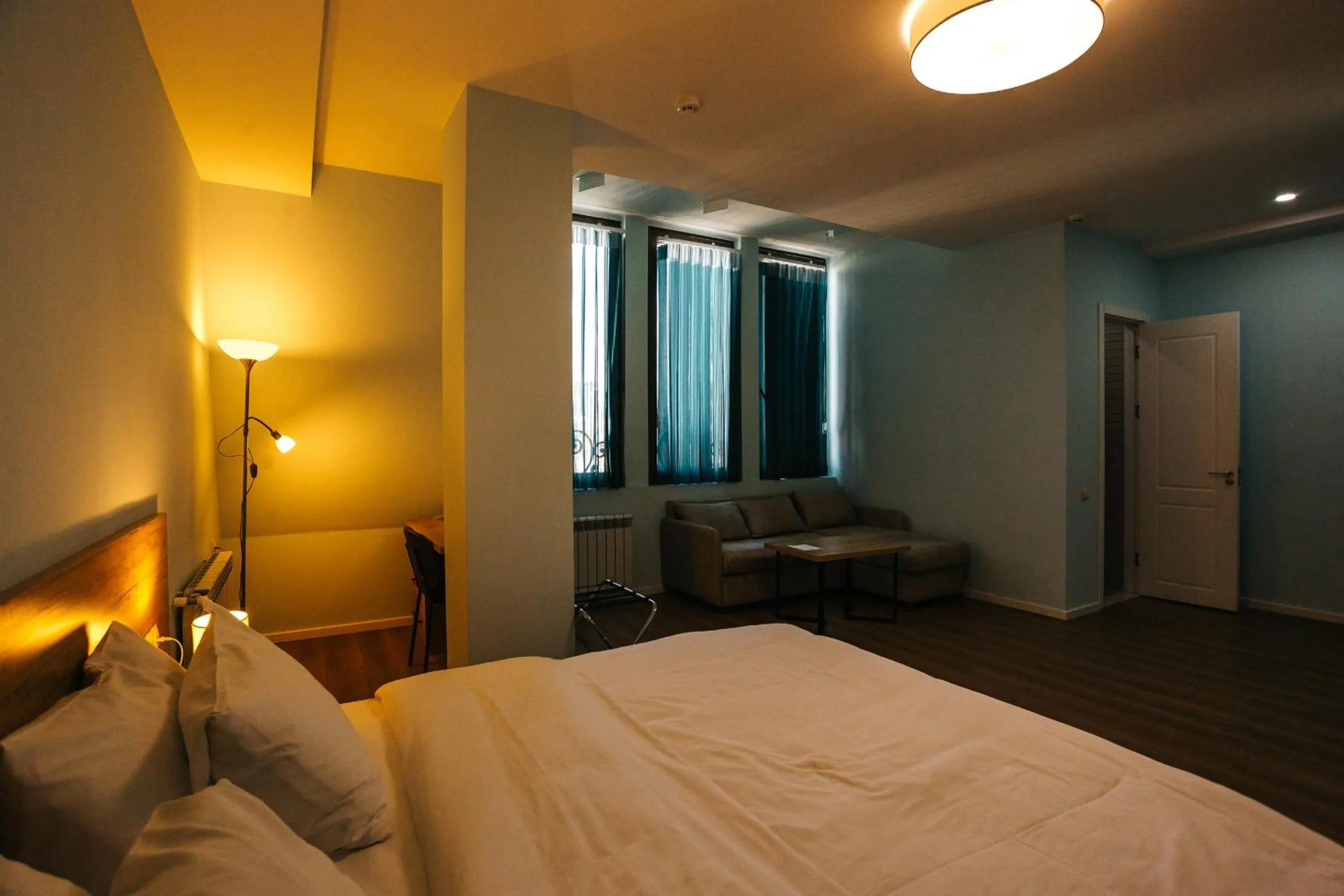 Bed in Piazza Four Colours