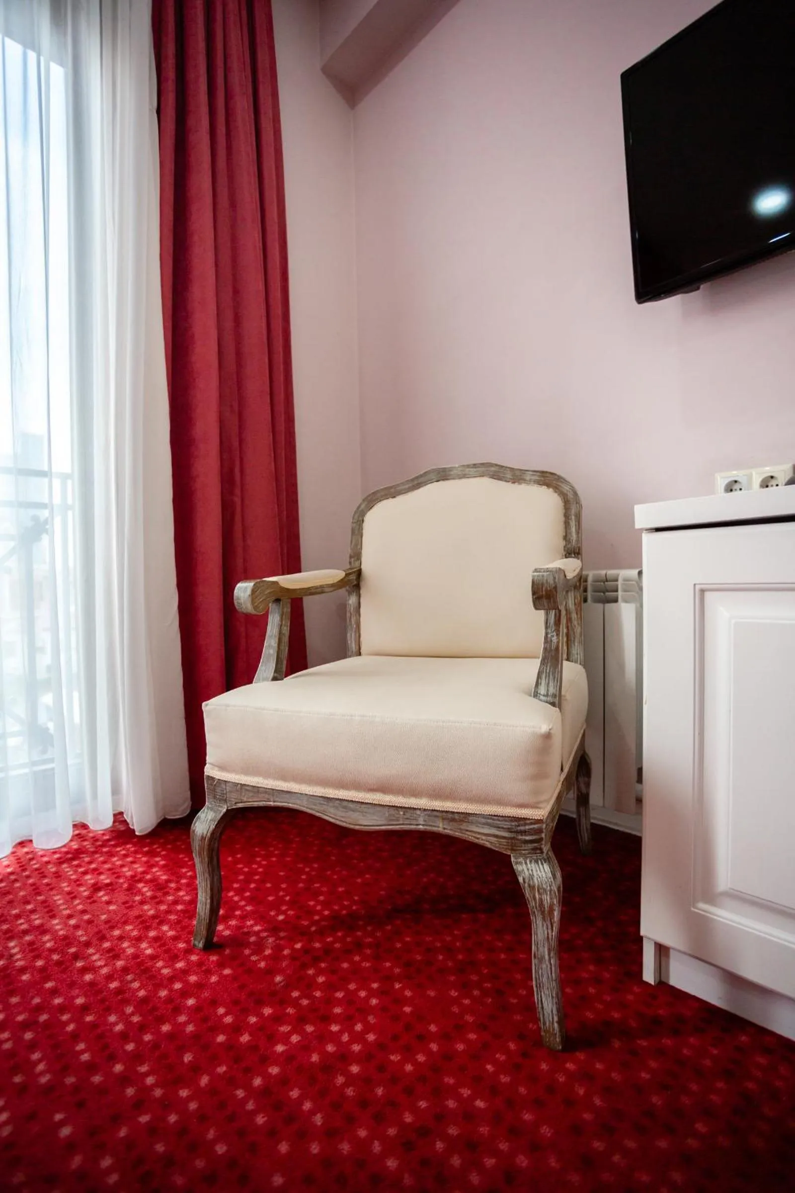 TV and multimedia in Piazza Four Colours