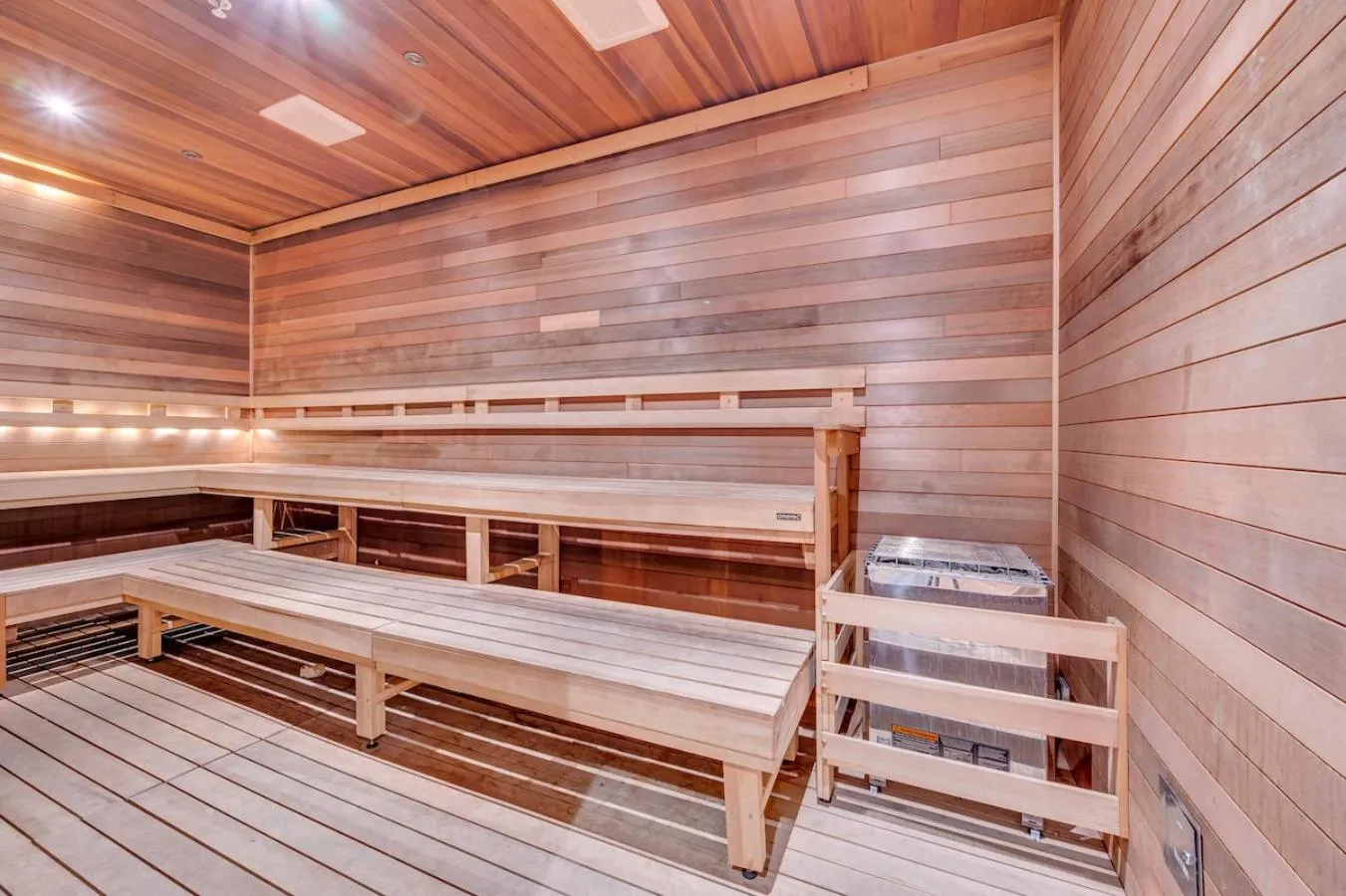 Sauna in Beautiful Property with King Bed & Free Parking