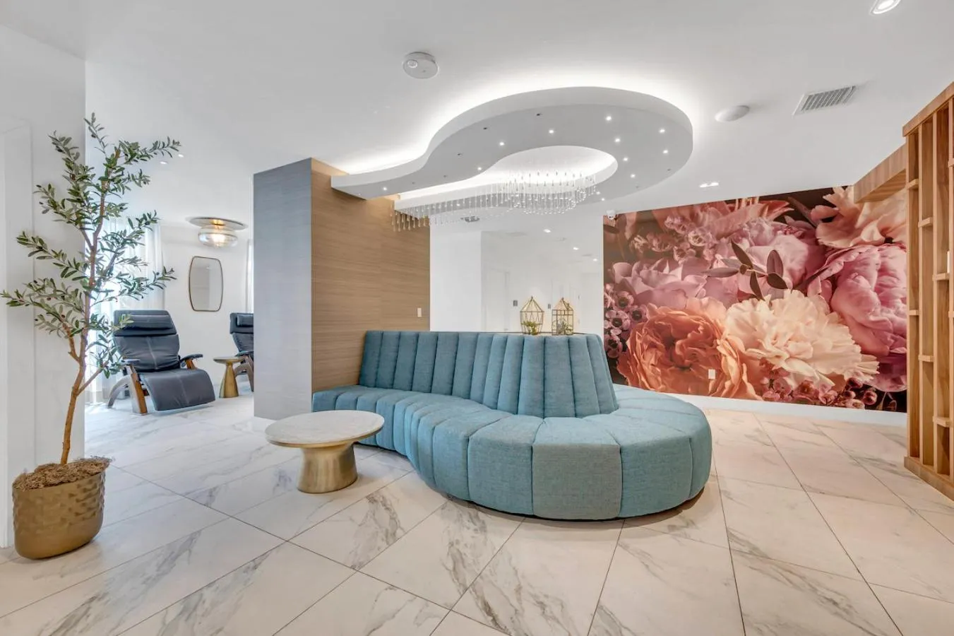 Spa and wellness centre/facilities in Beautiful Unit with Amazing View & Free Parking