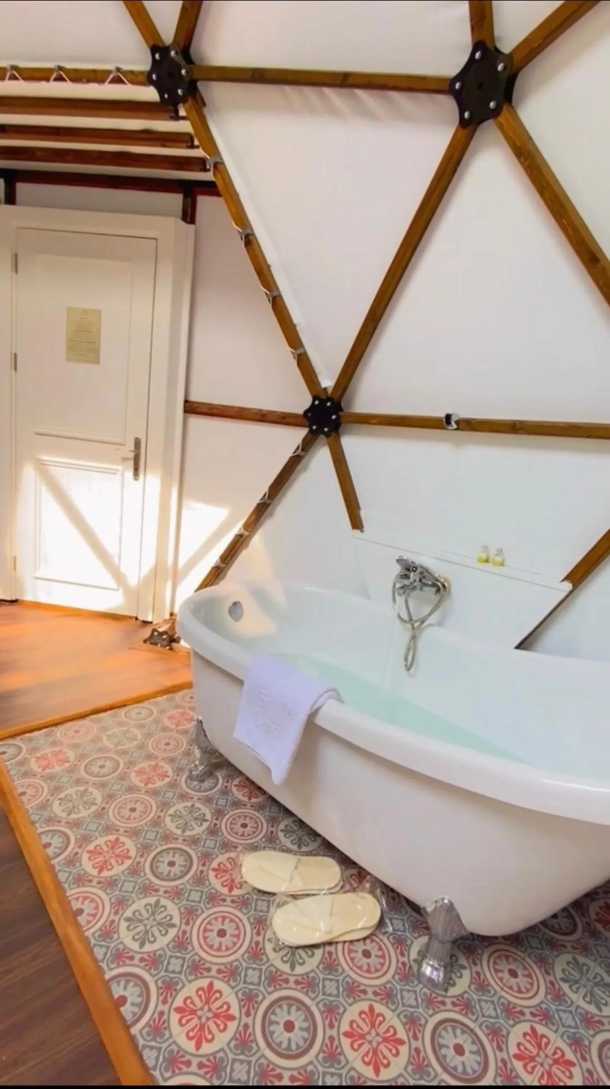 Phalesia Glamping Otel