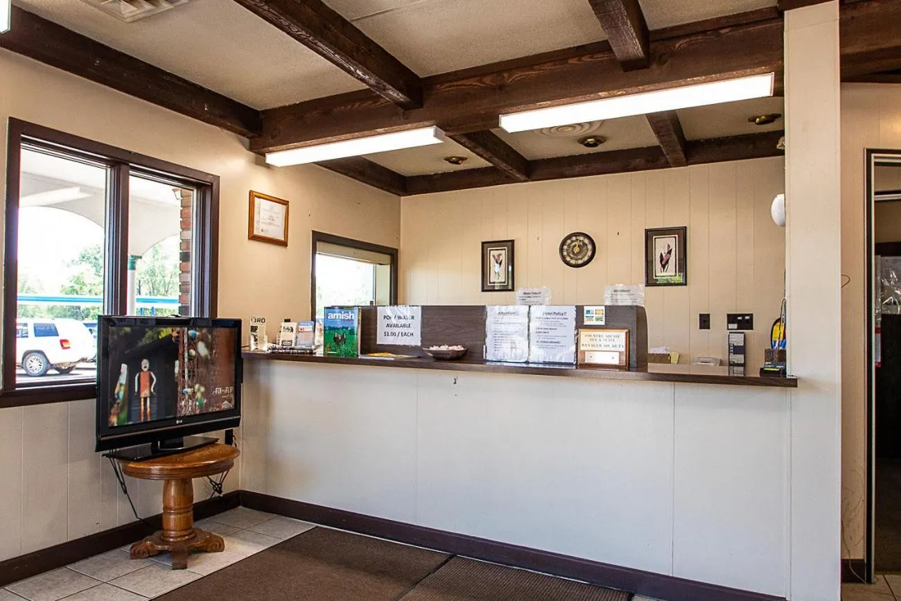 Lobby or reception in Country Squire inn and suites