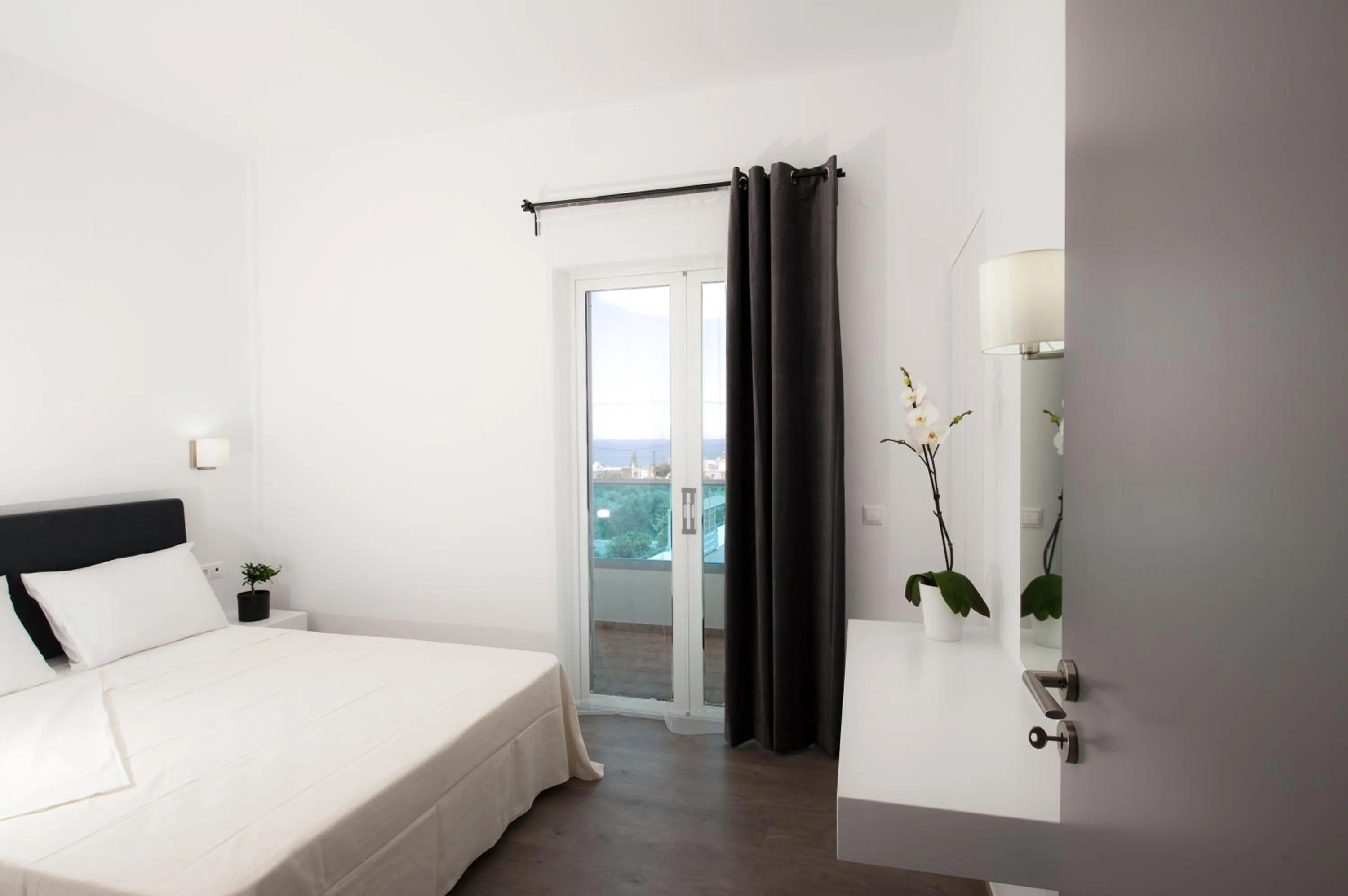 Balcony/Terrace, Bed in Aestas Apartments