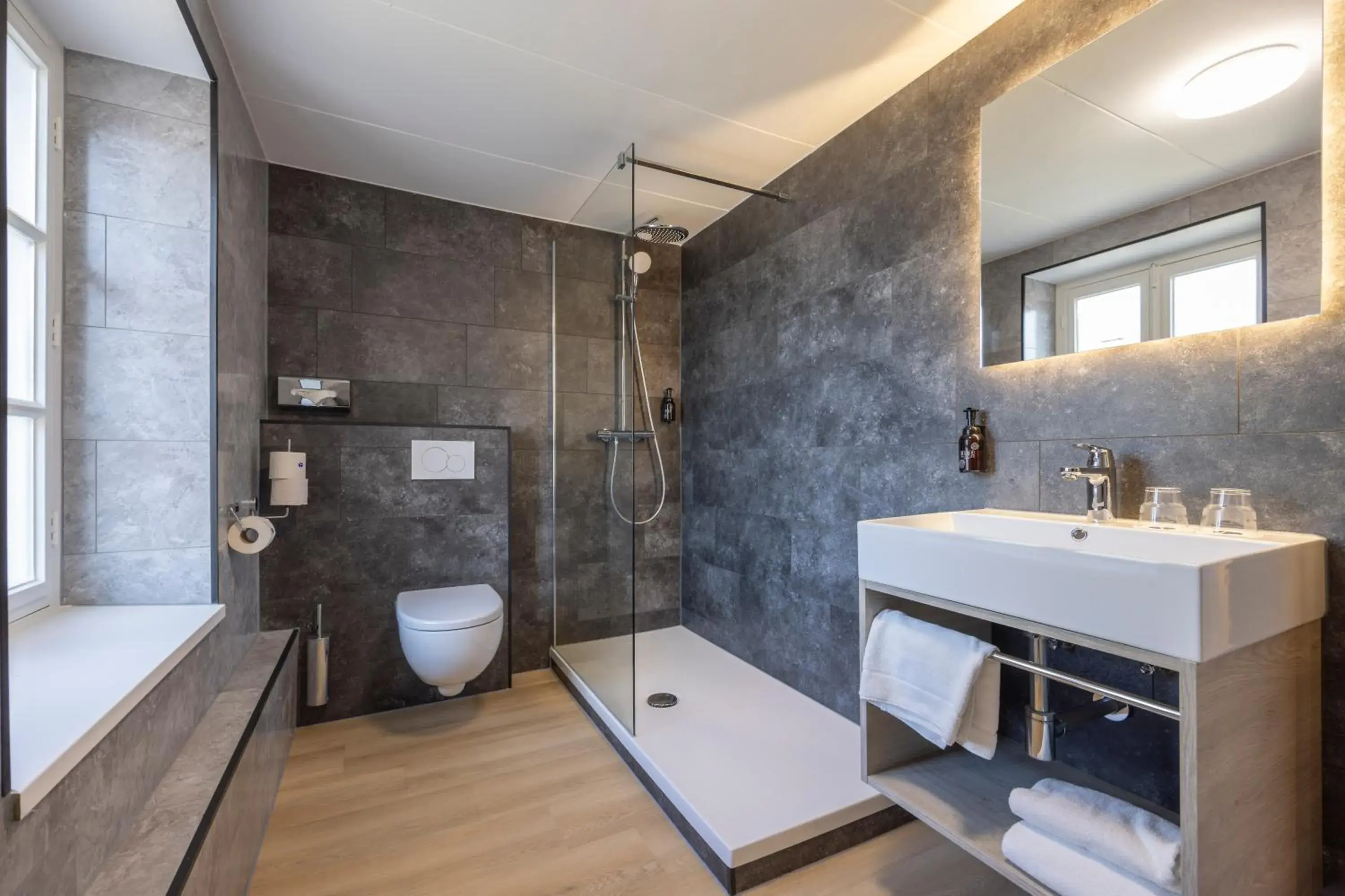 Bathroom in Fletcher Hotel Restaurant De Burghoeve Bathroom in Fletcher Hotel Restaurant De Burghoeve