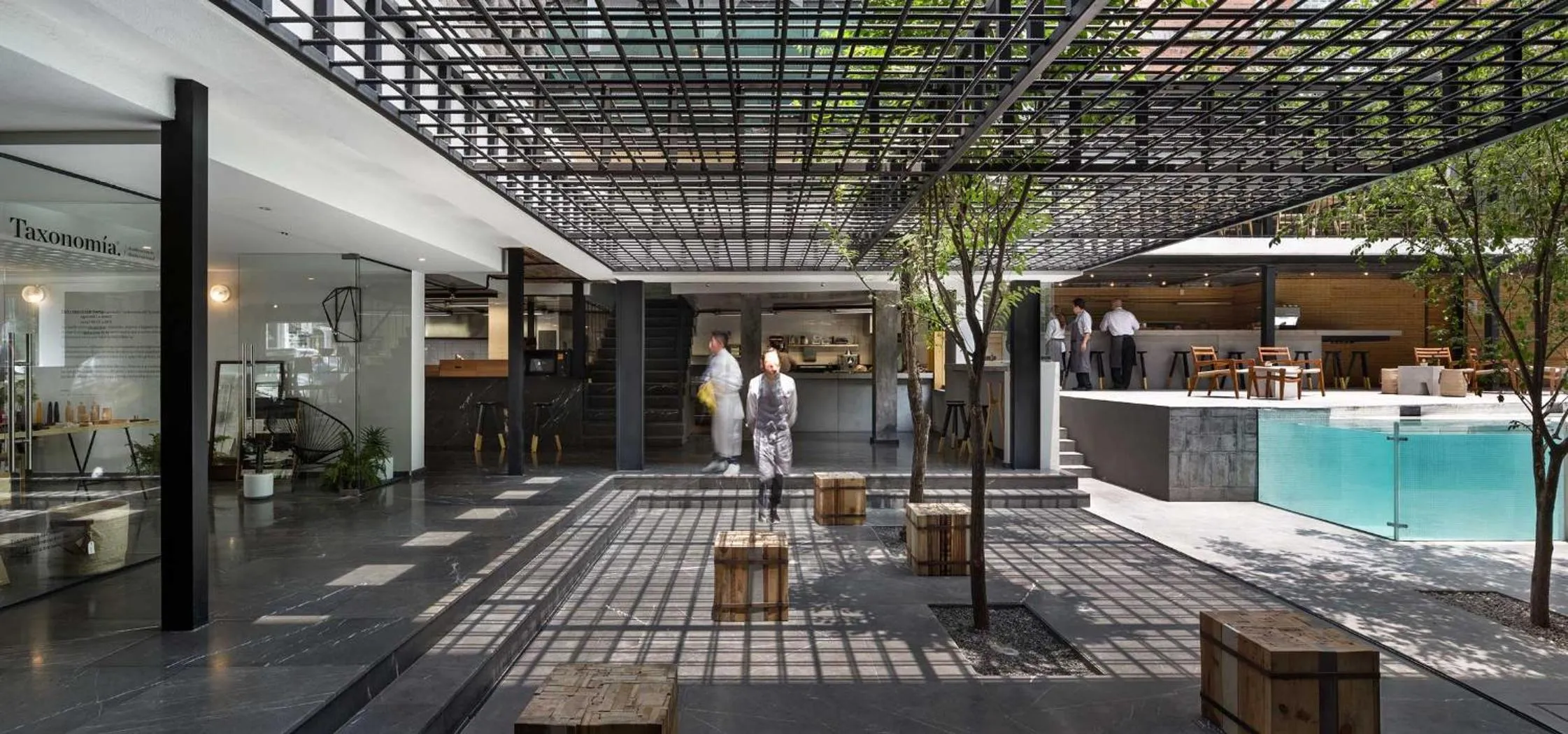 Restaurant/places to eat in Hotel Carlota