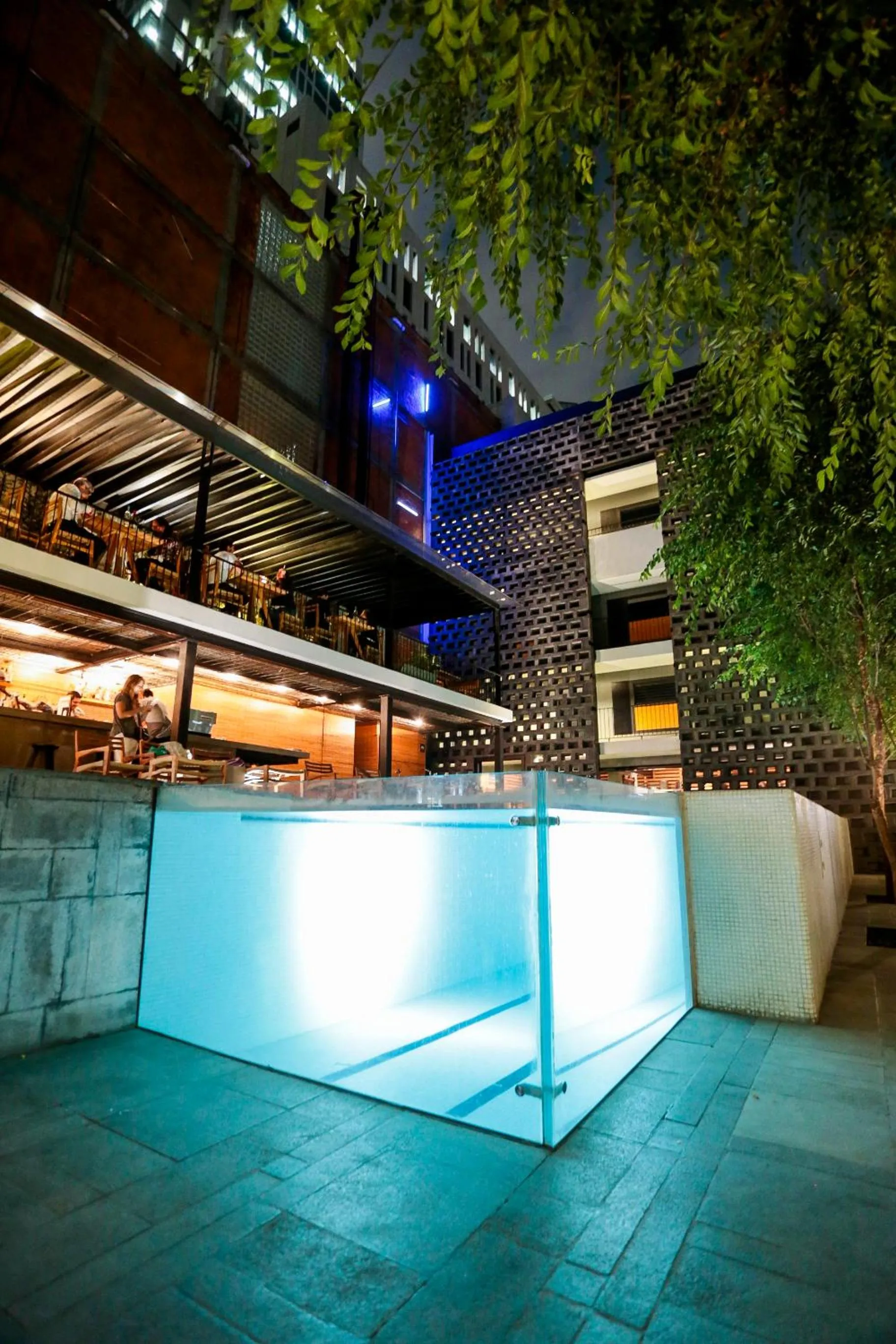 Night in Hotel Carlota