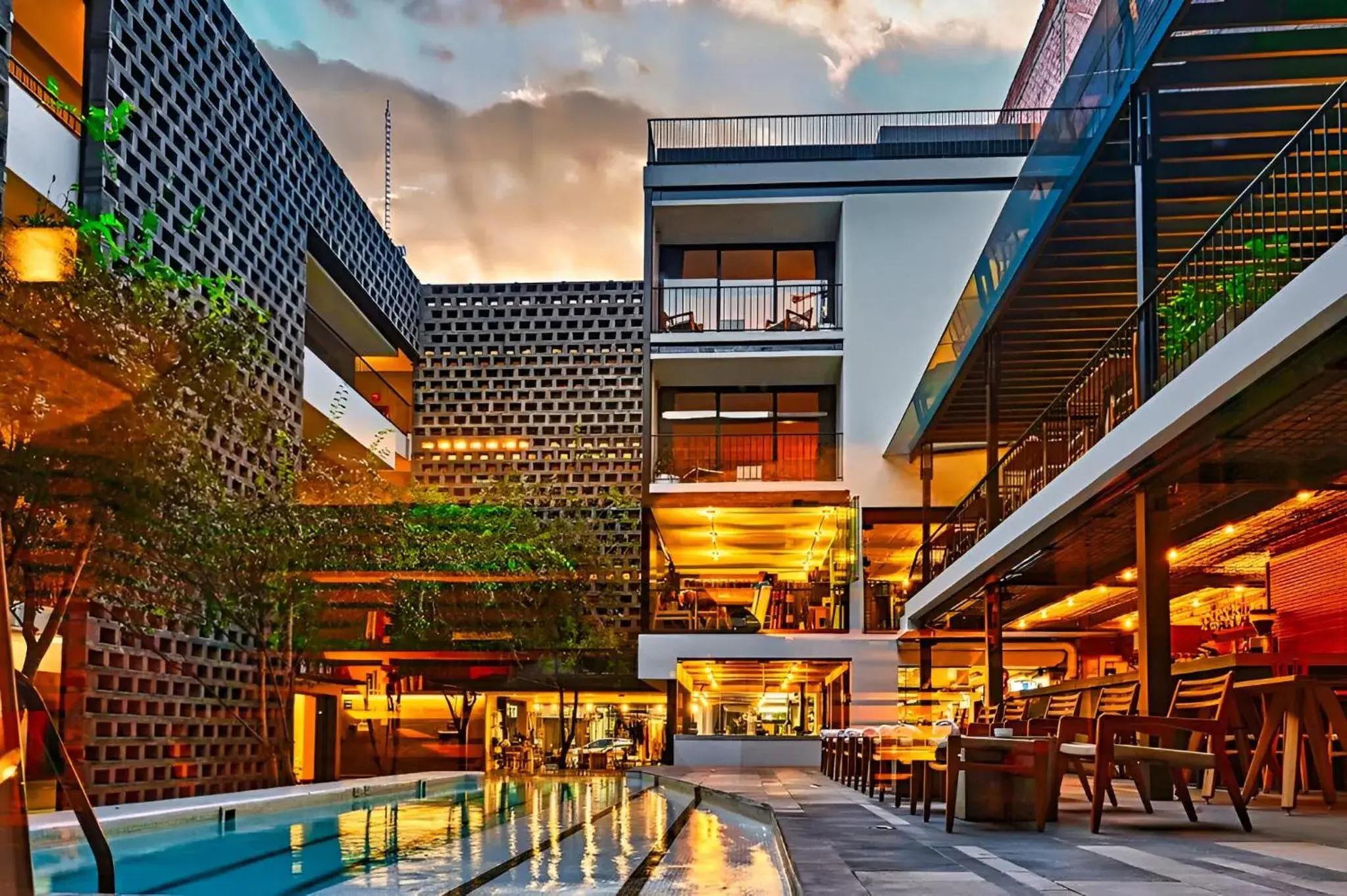 Facade/entrance in Hotel Carlota Facade/entrance in Hotel Carlota