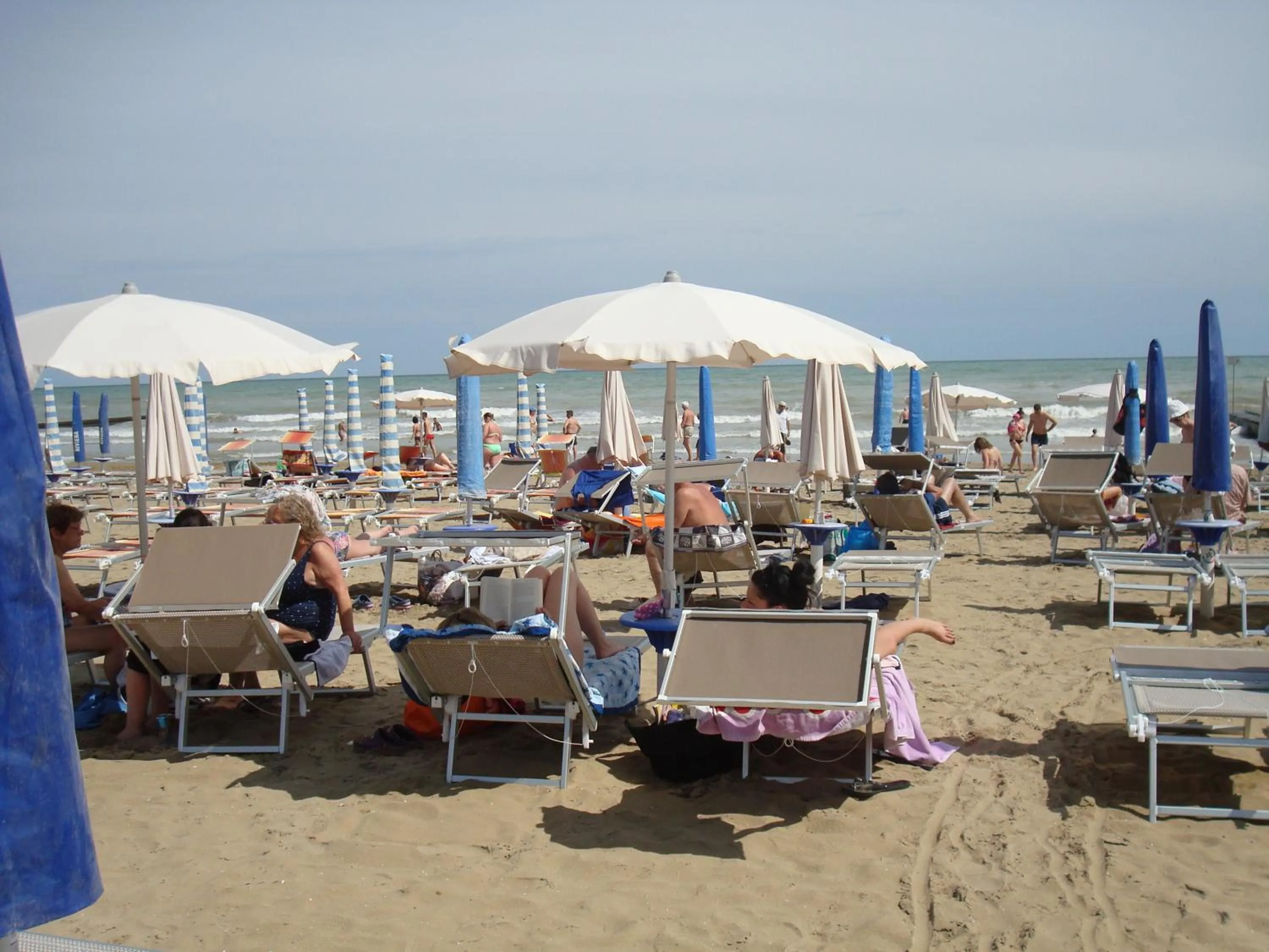 Beach in Hotel Marlisa Pier