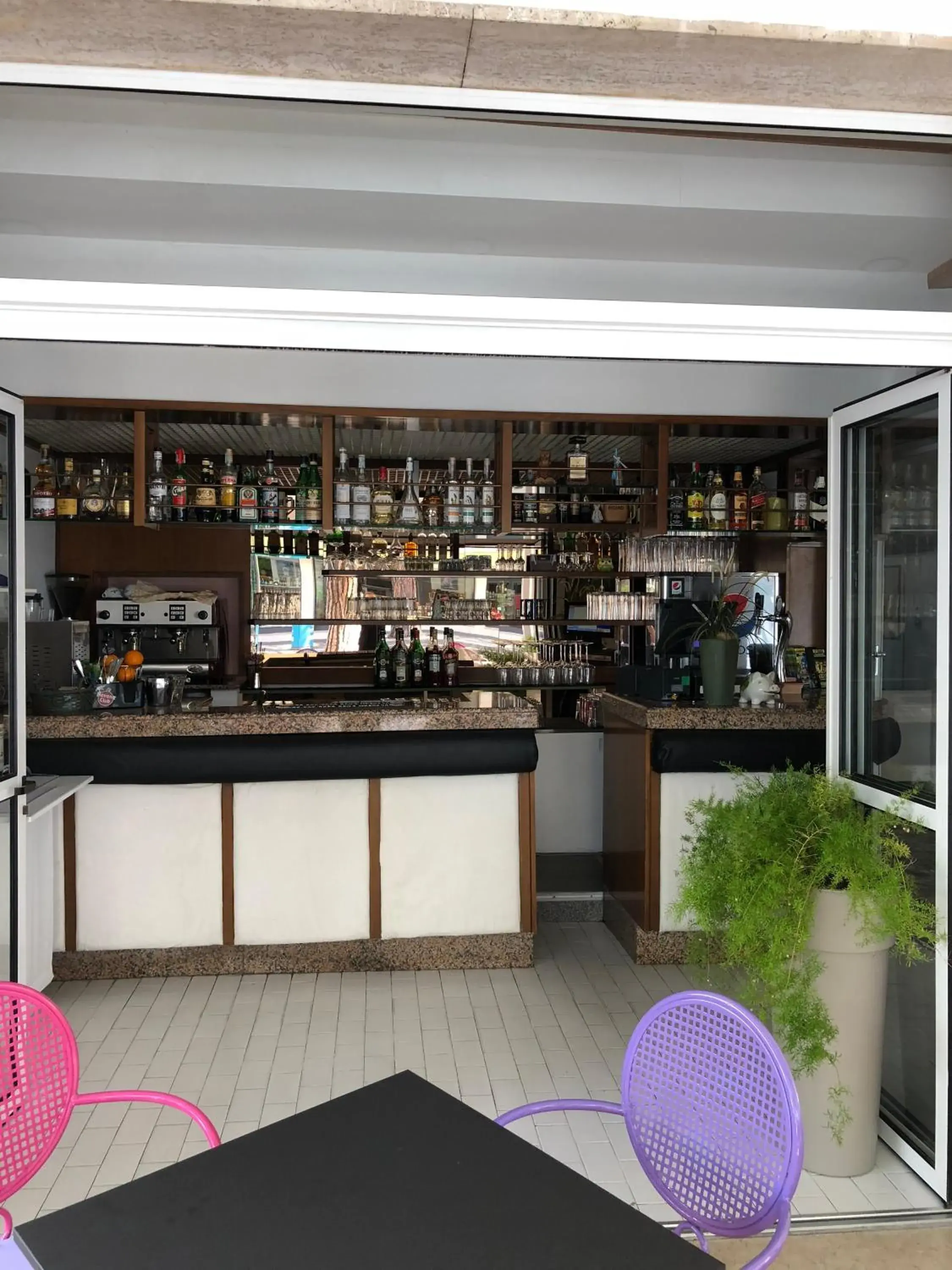 Lounge or bar, Lounge/Bar in Hotel Marlisa Pier
