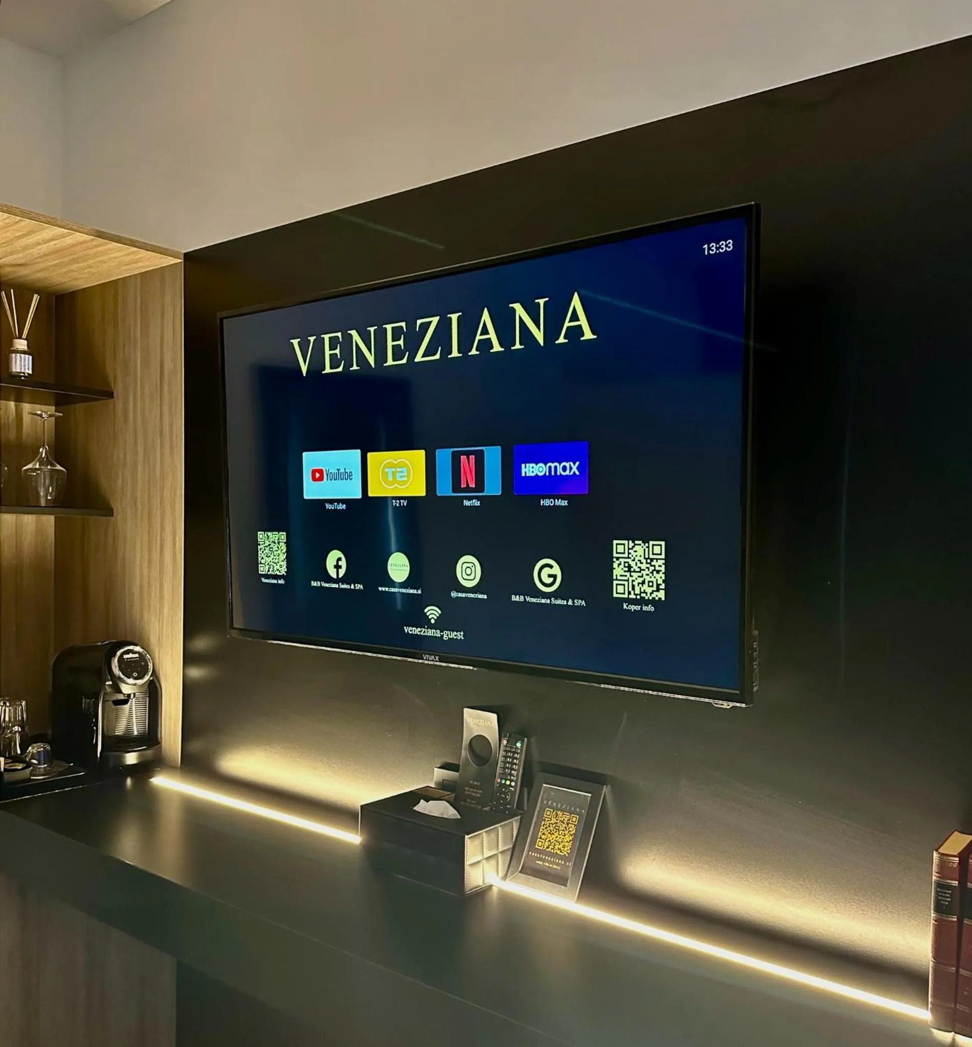 TV and multimedia in VENEZIANA Boutique Hotel Superior