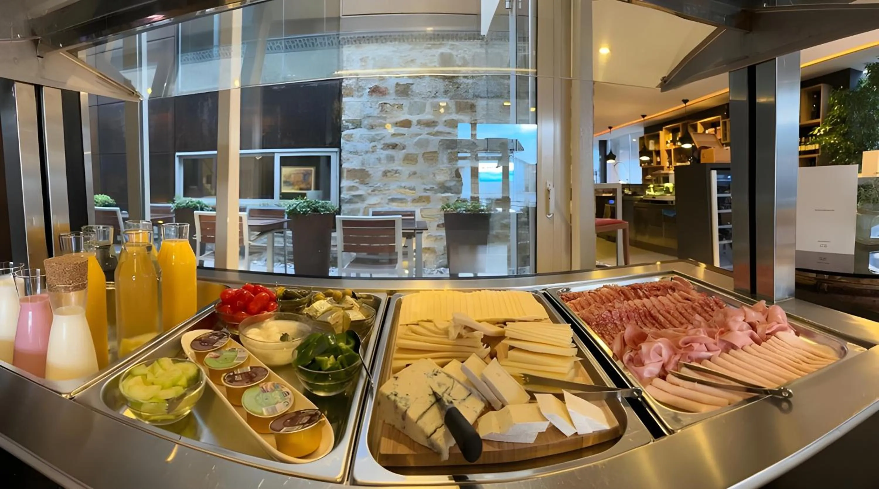 Food and drinks in VENEZIANA Boutique Hotel Superior