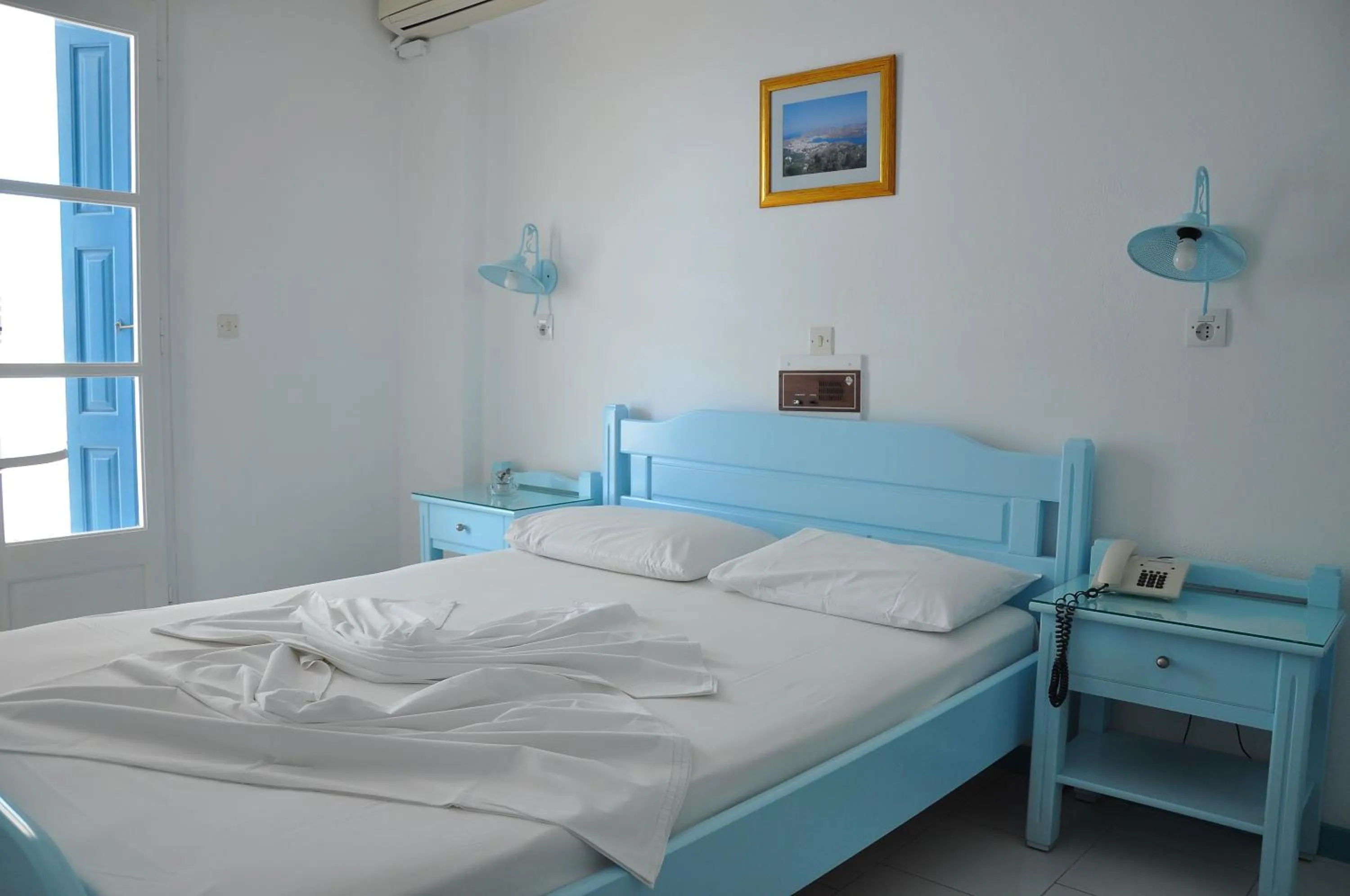 Remezzo Hotel & Studios
