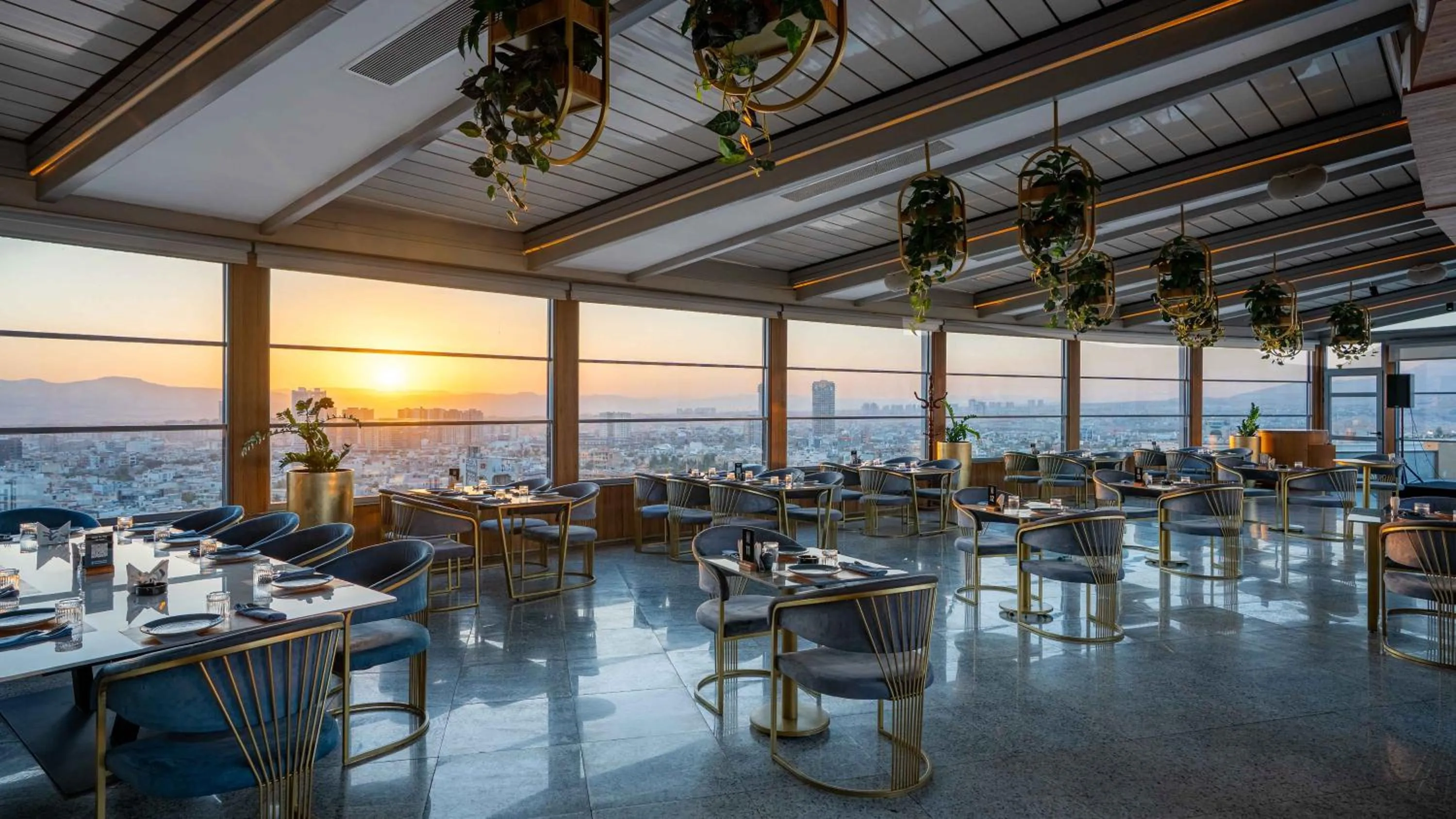 Restaurant/places to eat in Grand Millennium Sulaimani