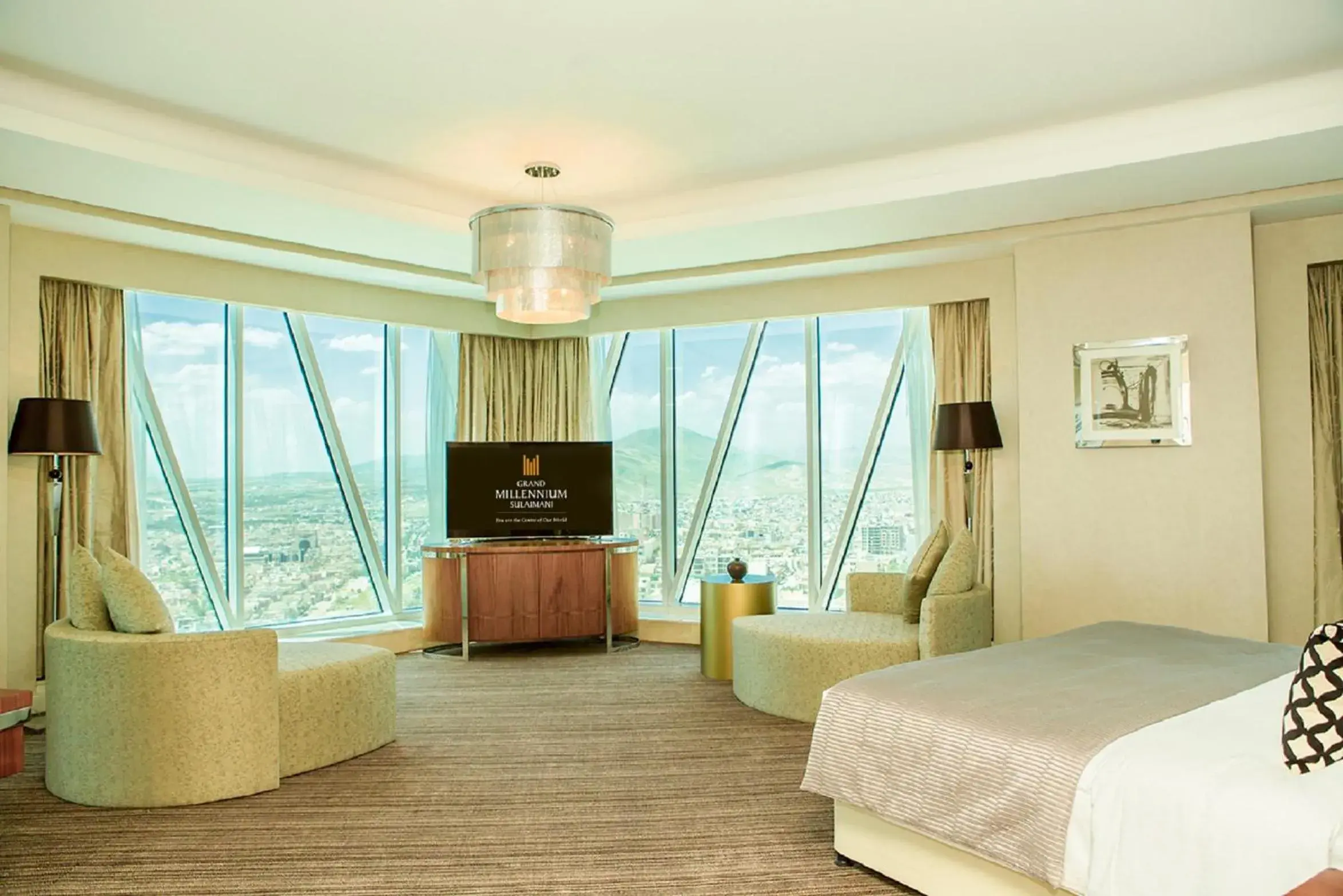 Day, Bed in Grand Millennium Sulaimani Day, Bed in Grand Millennium Sulaimani