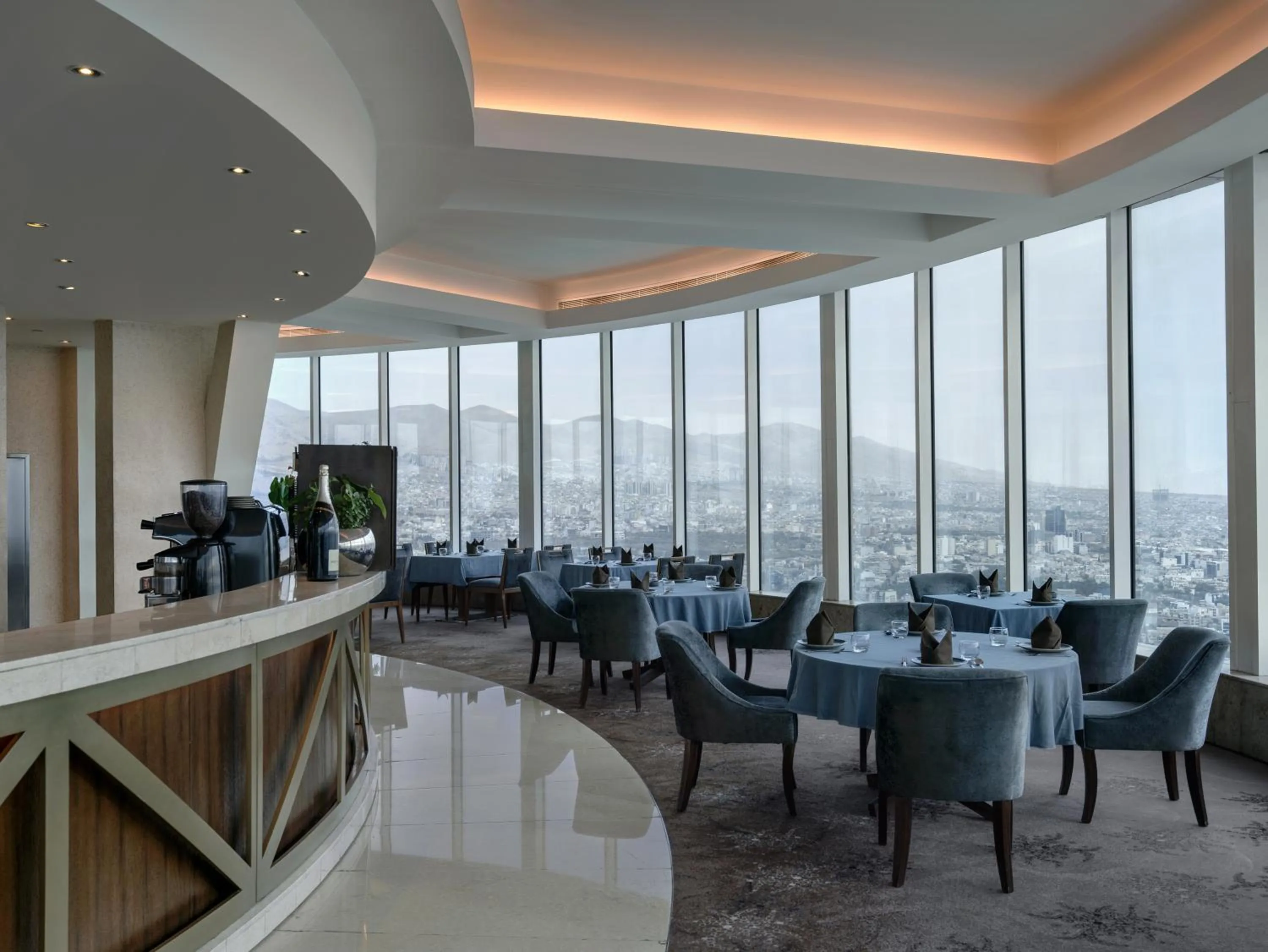 Restaurant/places to eat in Grand Millennium Sulaimani