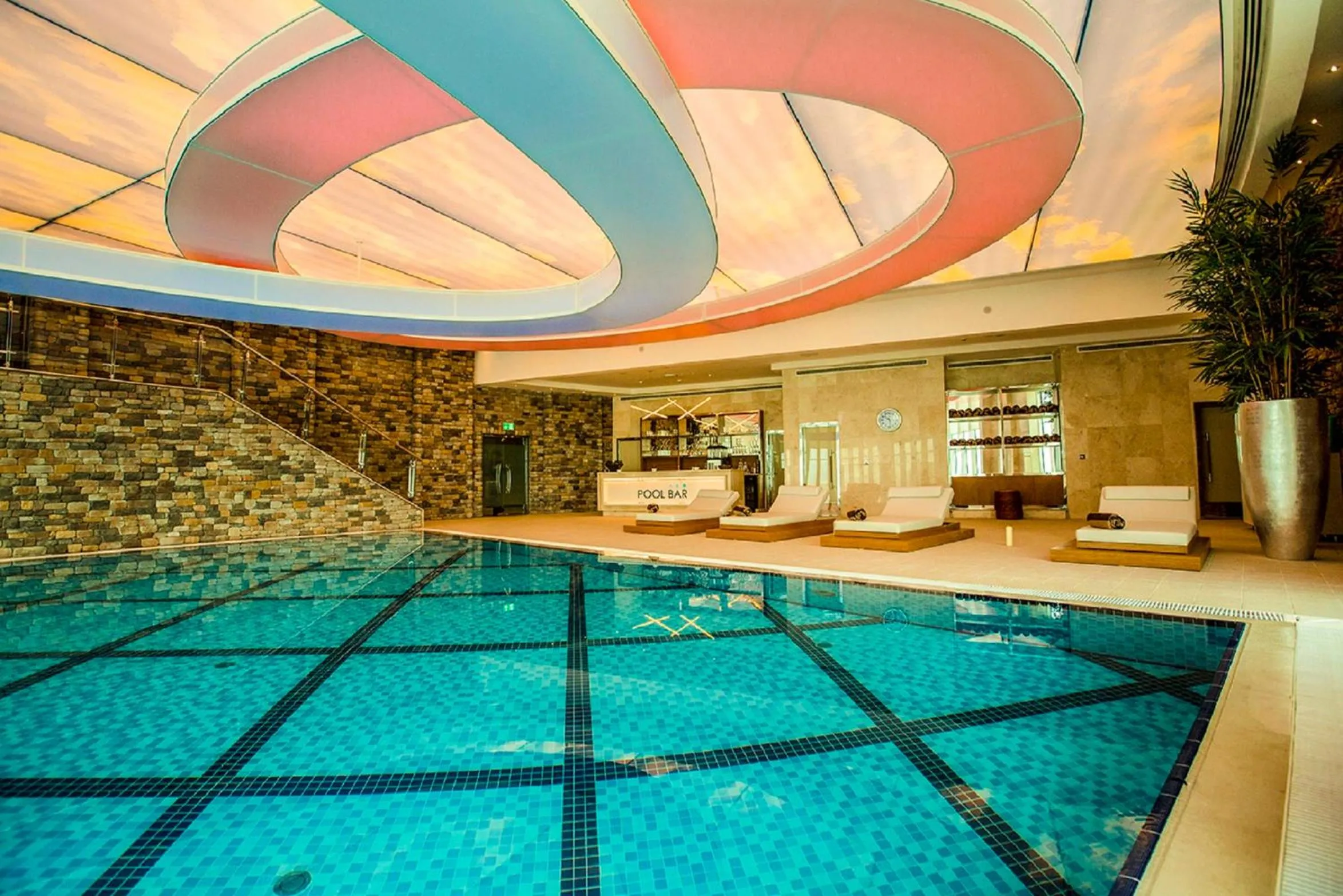 Swimming pool in Grand Millennium Sulaimani