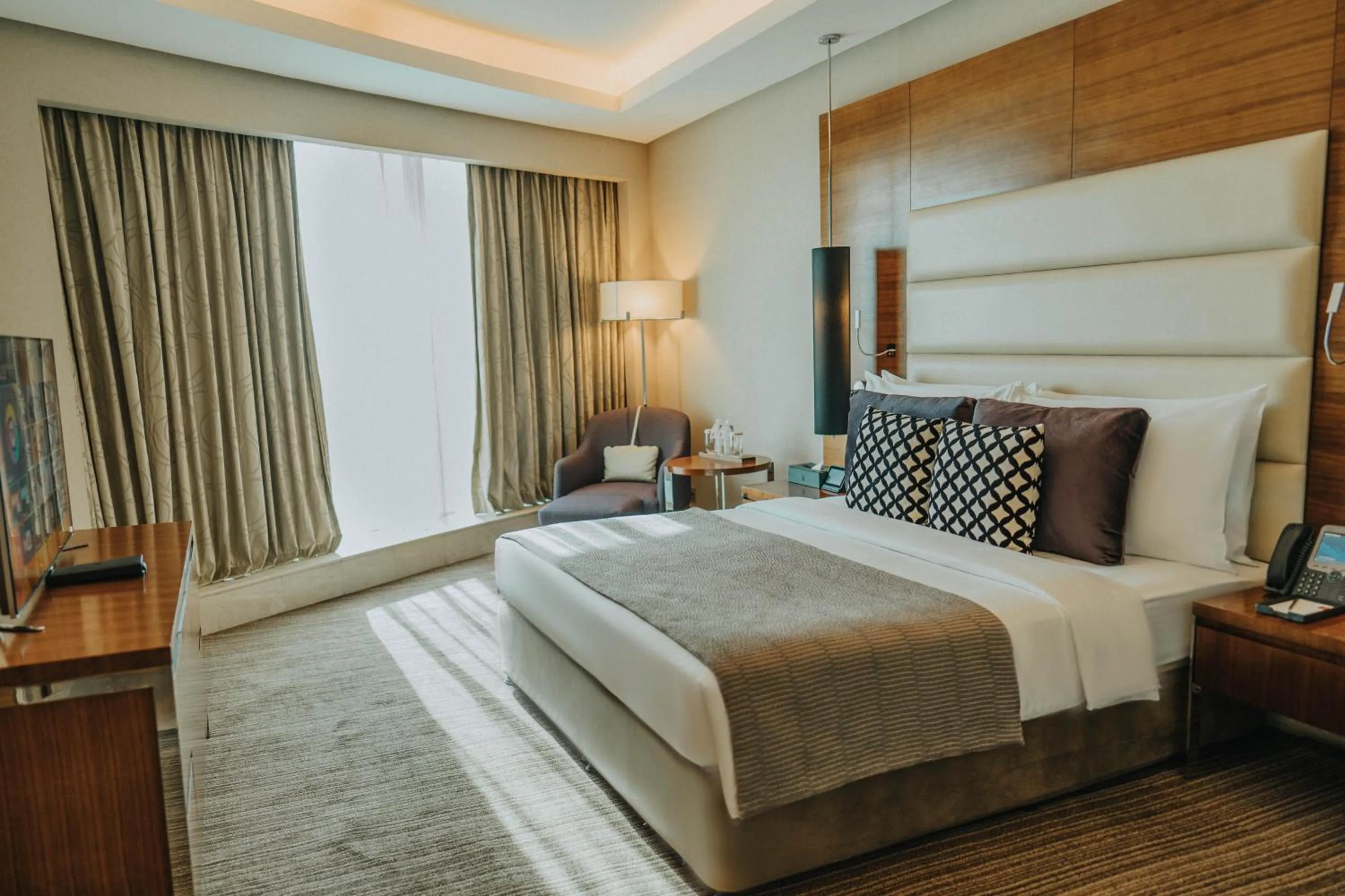 Bedroom, Bed in Grand Millennium Sulaimani