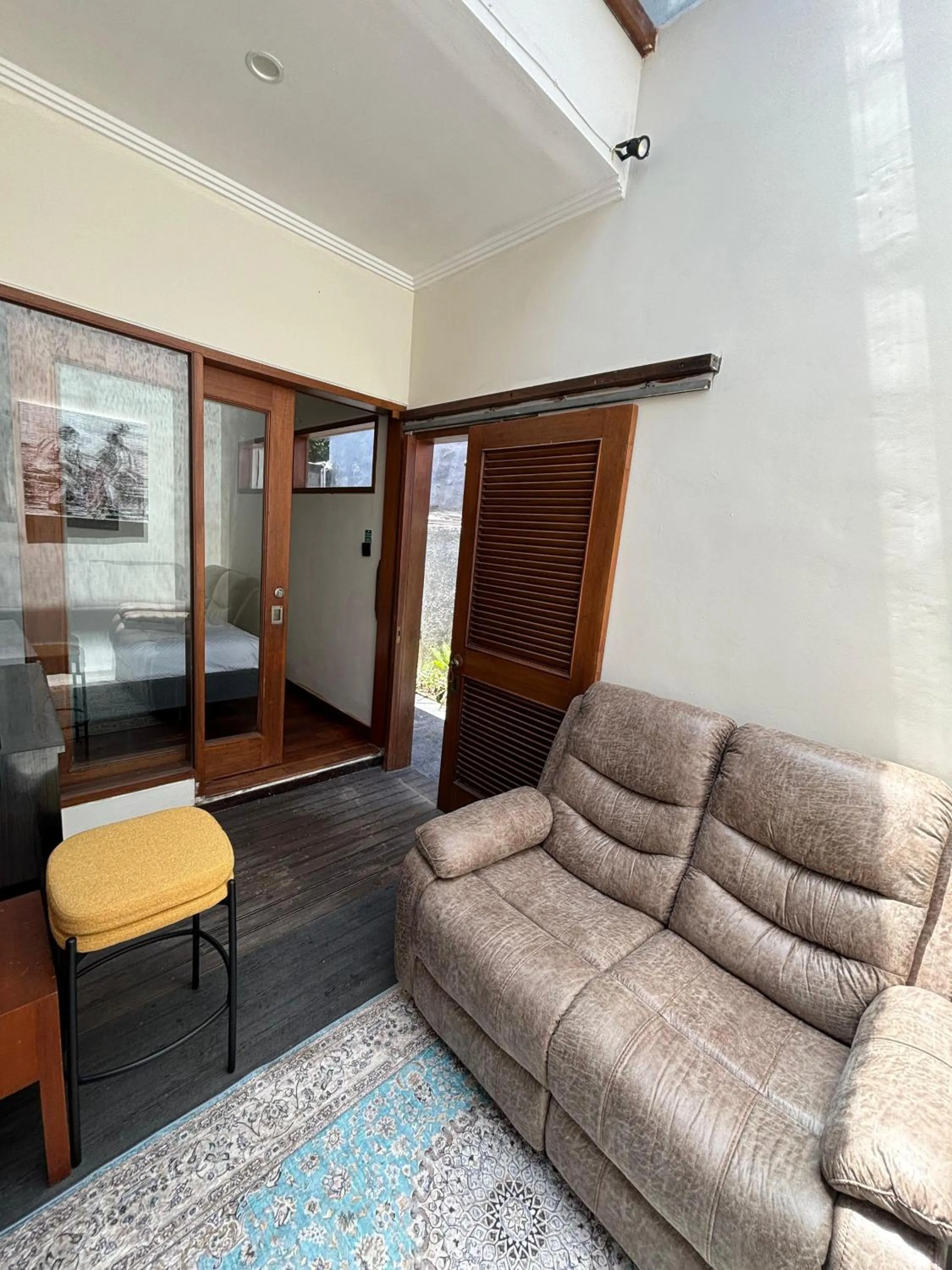 TV and multimedia in Sutji living