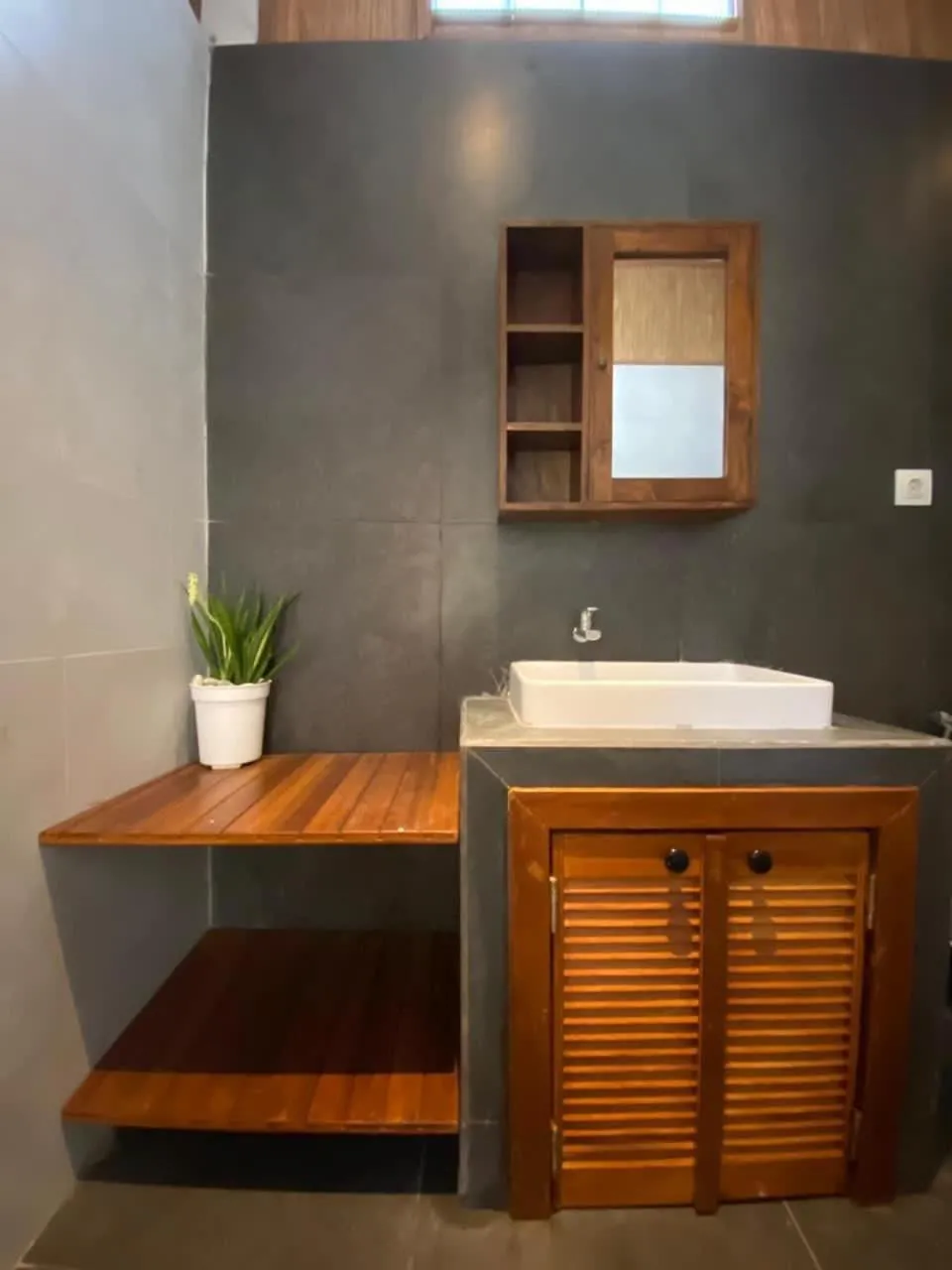 Bathroom in Sutji living