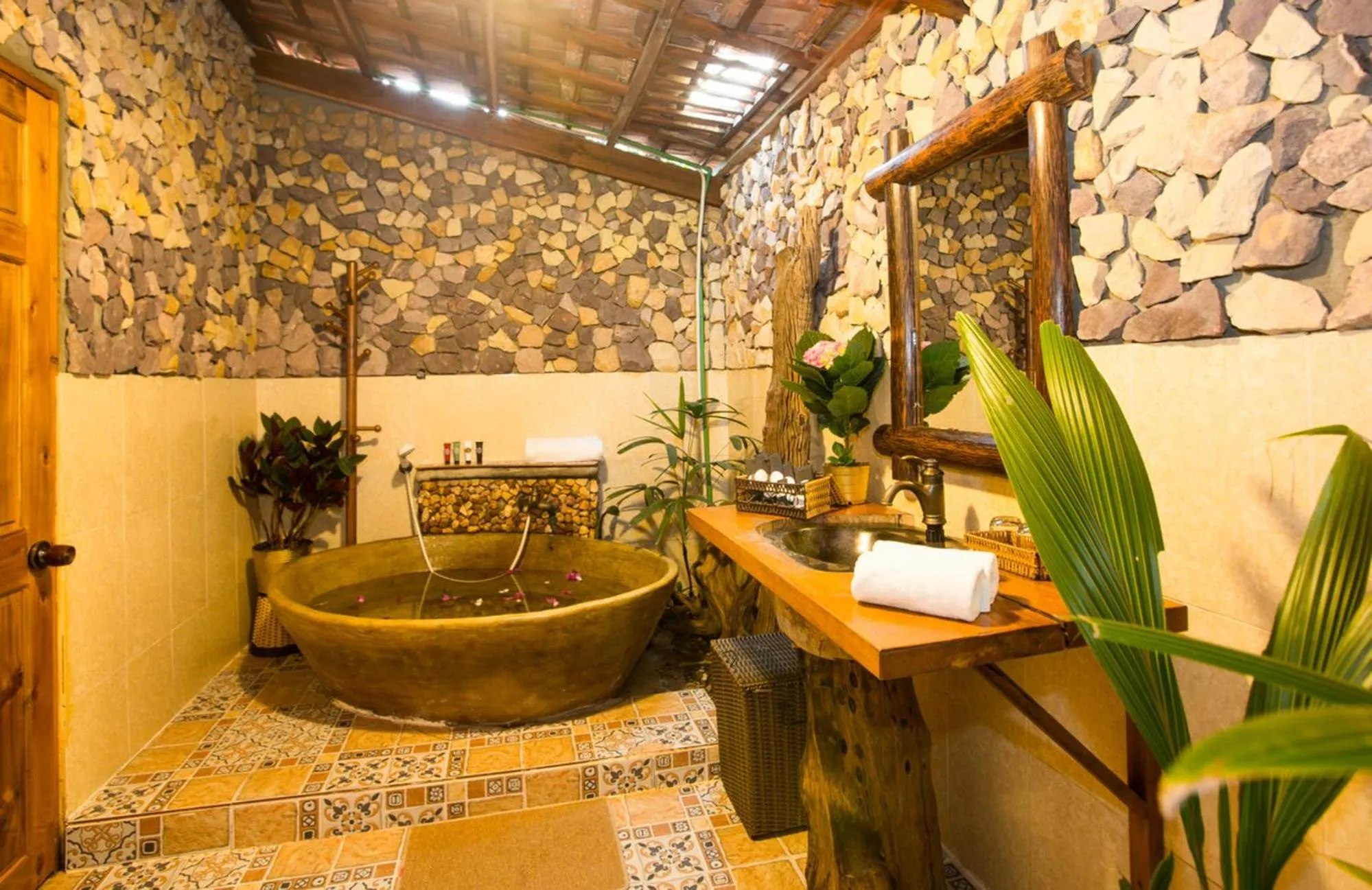 Bath in Chez Carole Beach Resort Phu Quoc