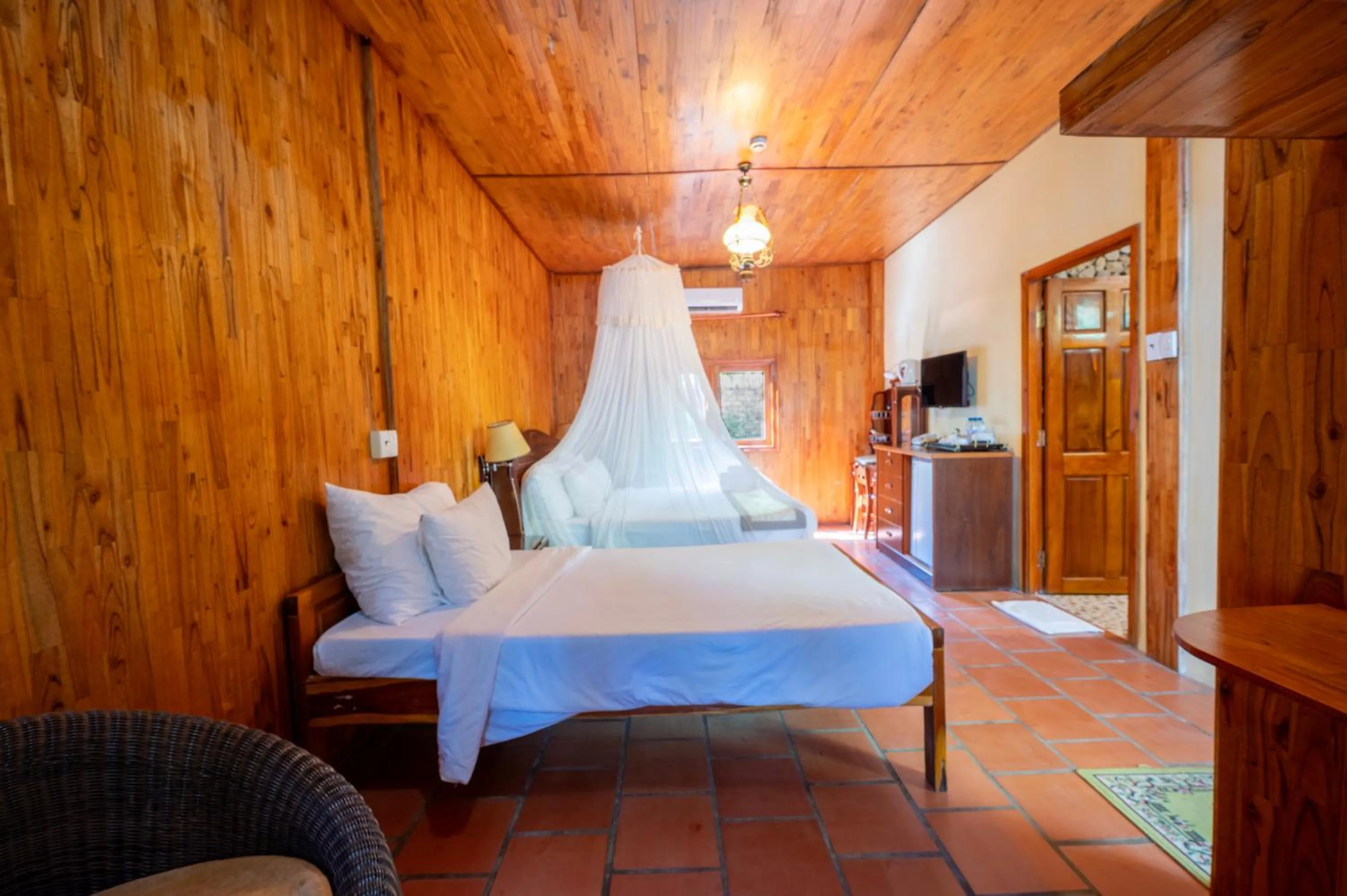 Bedroom, Bed in Chez Carole Beach Resort Phu Quoc