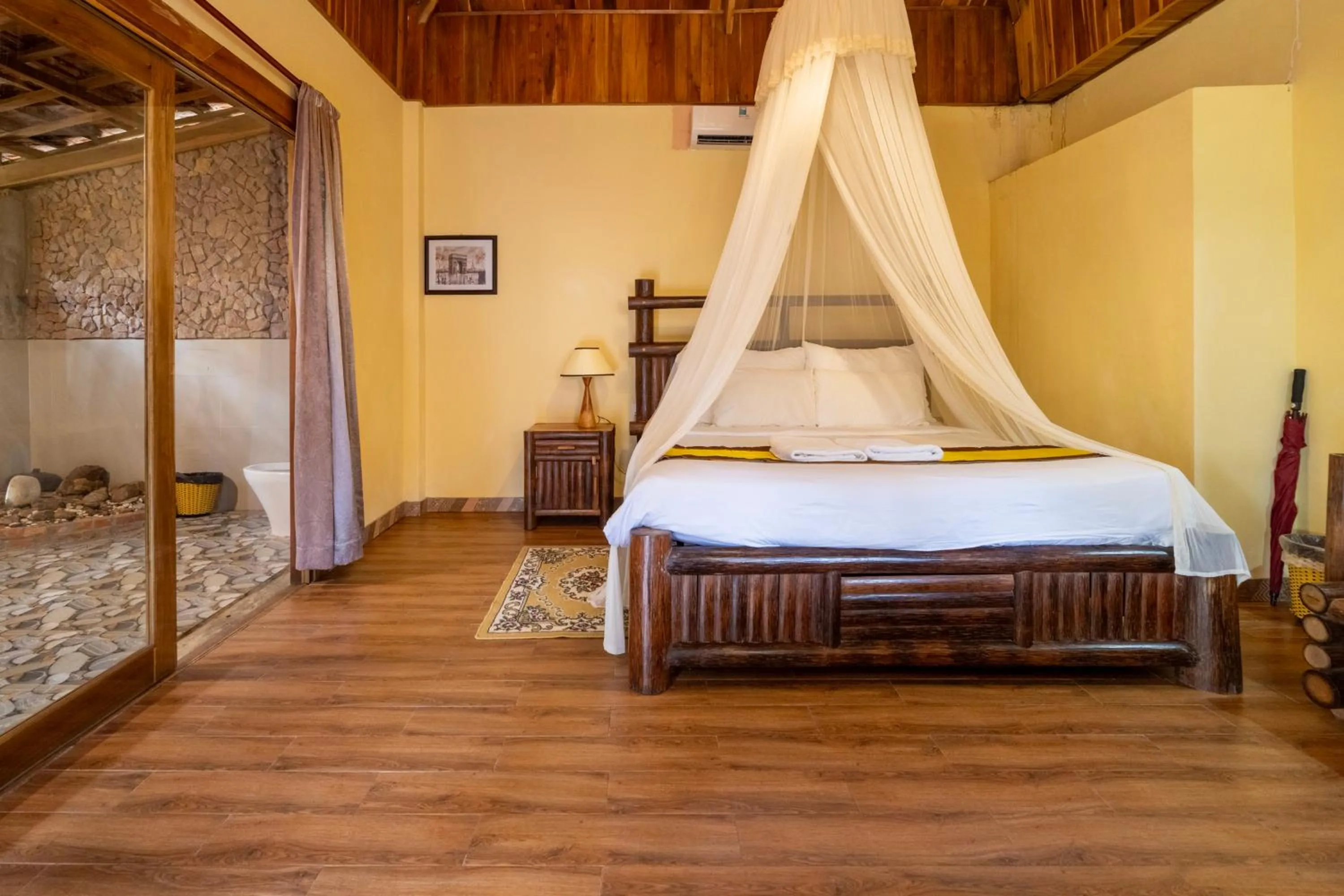 Bedroom, Bed in Chez Carole Beach Resort Phu Quoc
