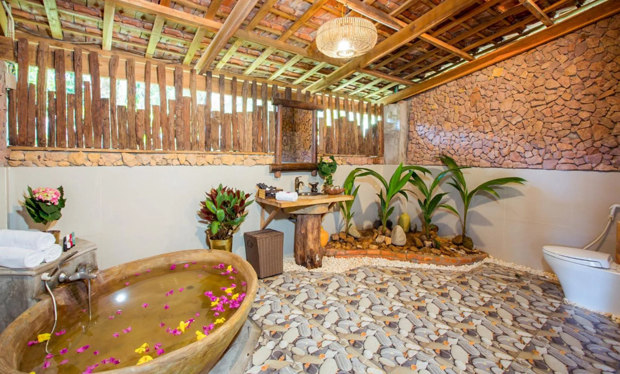 Bath in Chez Carole Beach Resort Phu Quoc