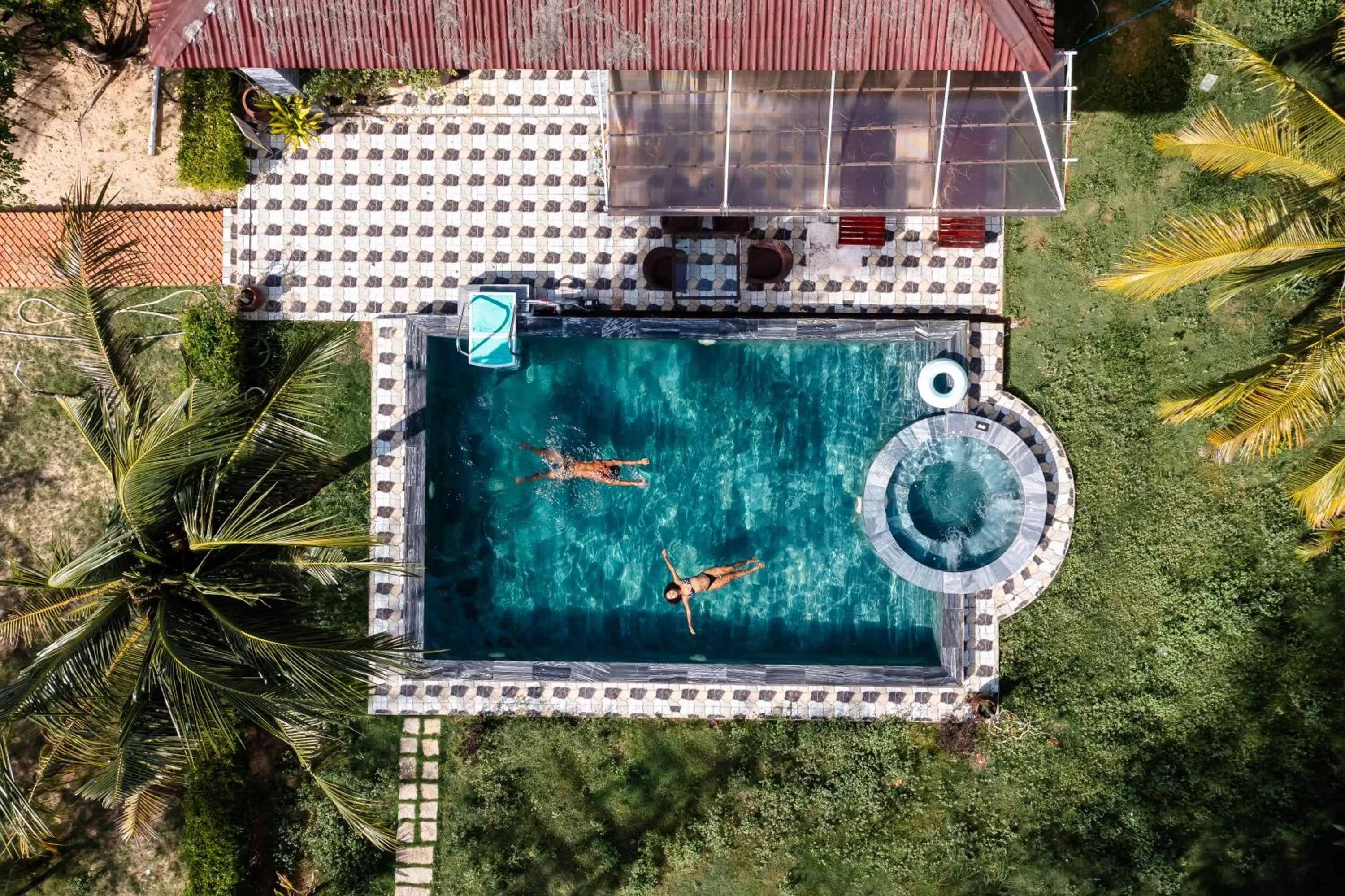 Swimming pool in Chez Carole Beach Resort Phu Quoc