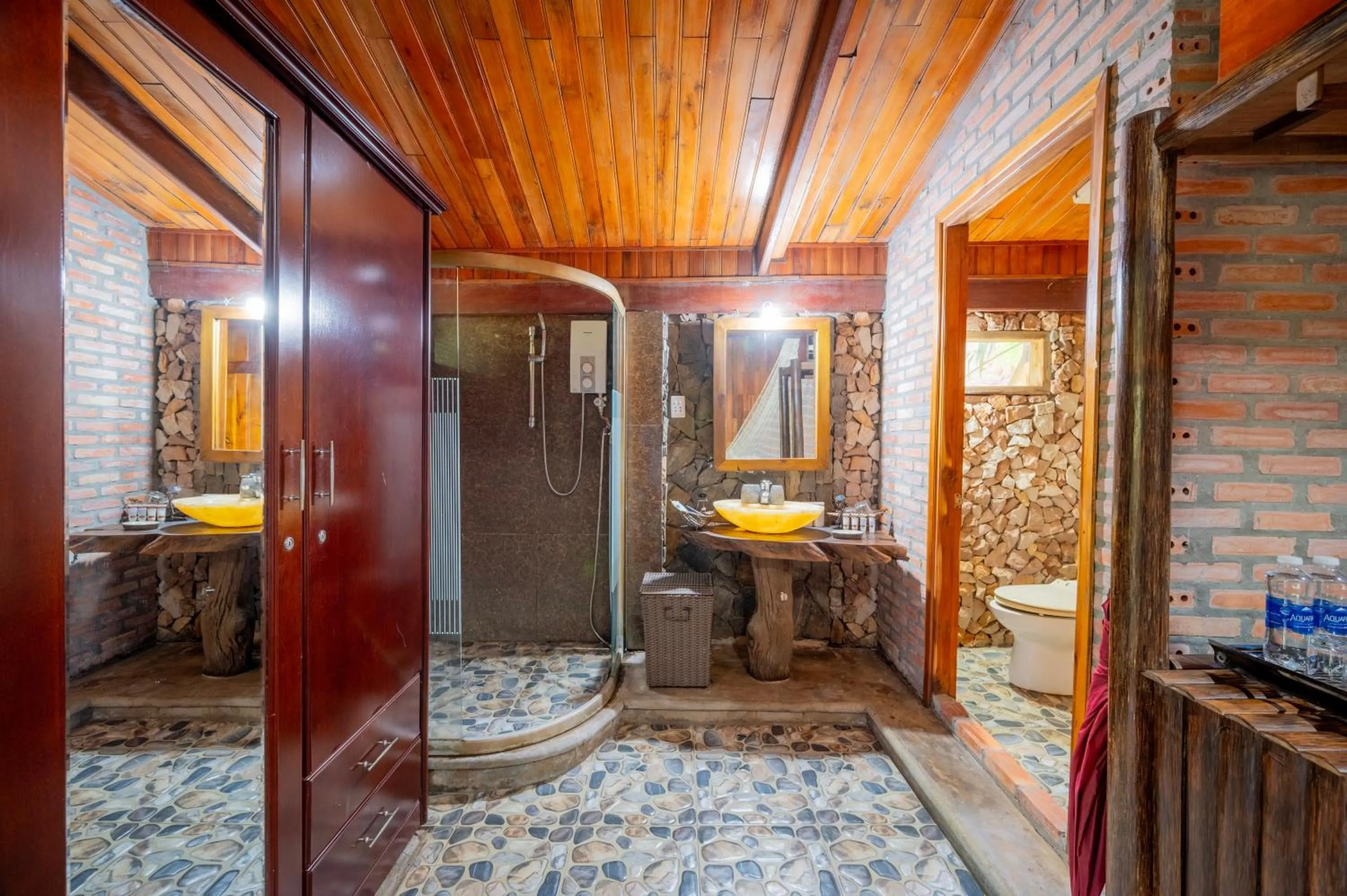Bathroom in Chez Carole Beach Resort Phu Quoc