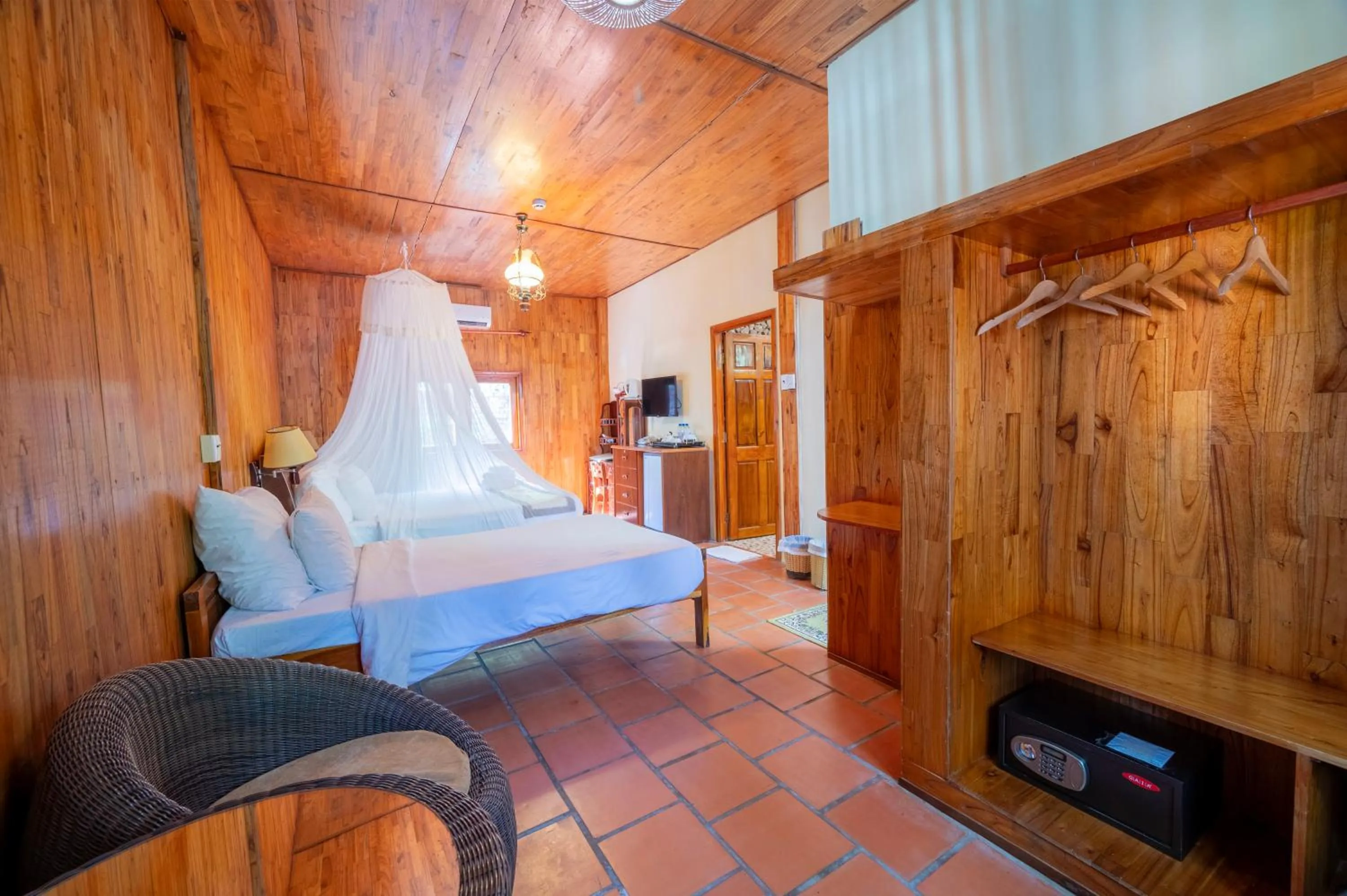 Bedroom, Bed in Chez Carole Beach Resort Phu Quoc