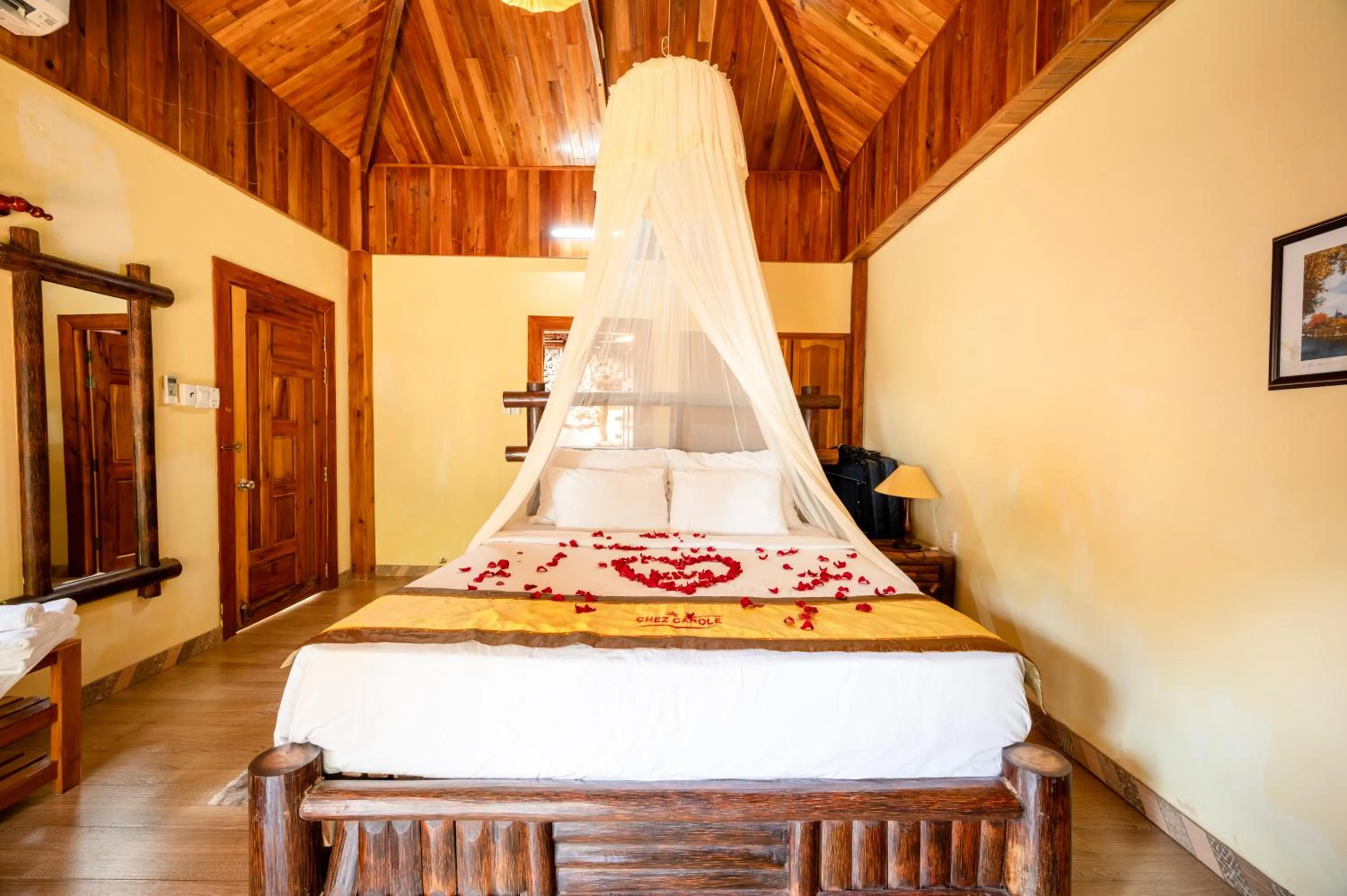 Bedroom, Bed in Chez Carole Beach Resort Phu Quoc